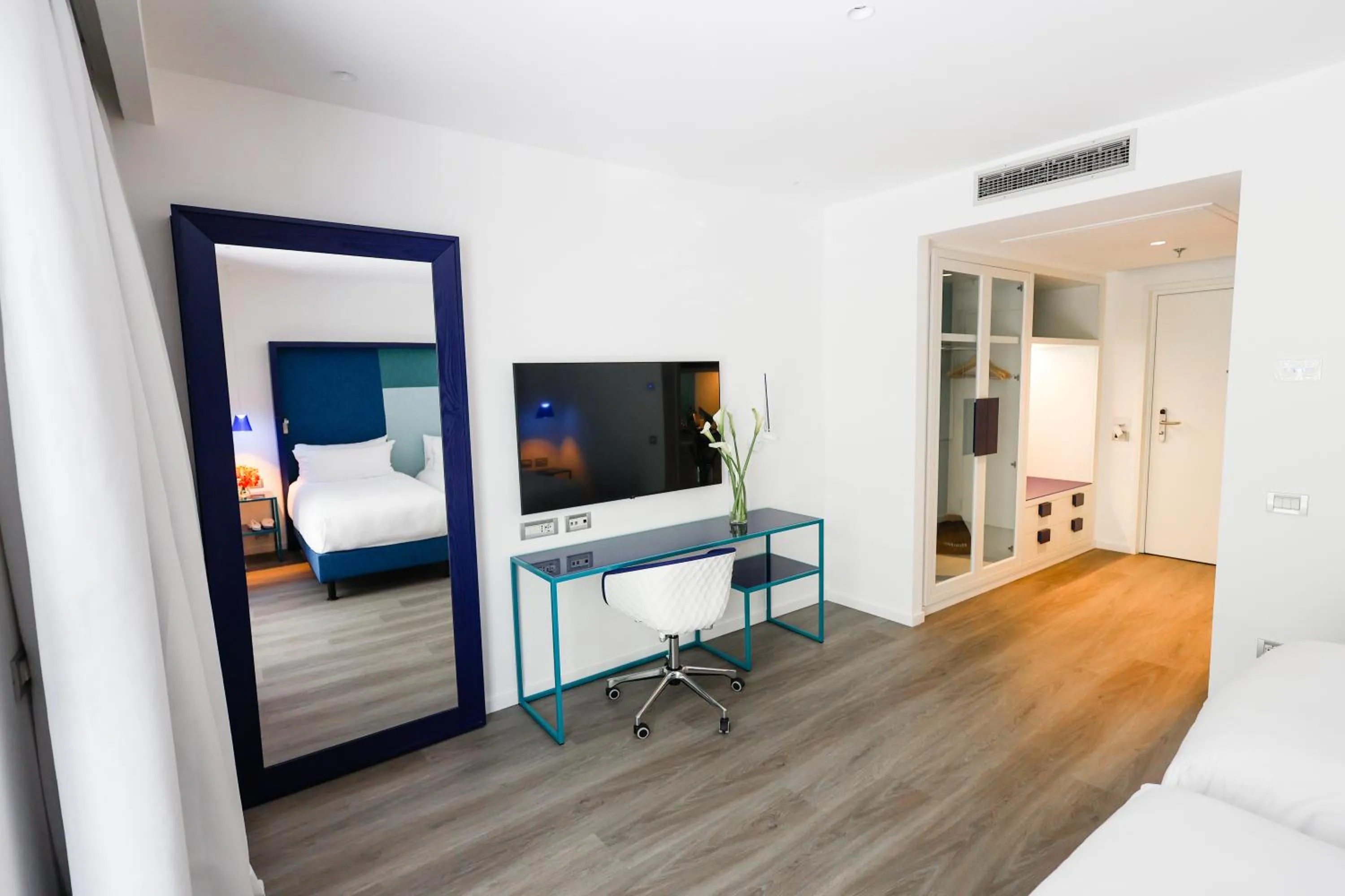 Photo of the whole room, Bed in Hilton Sorrento Palace