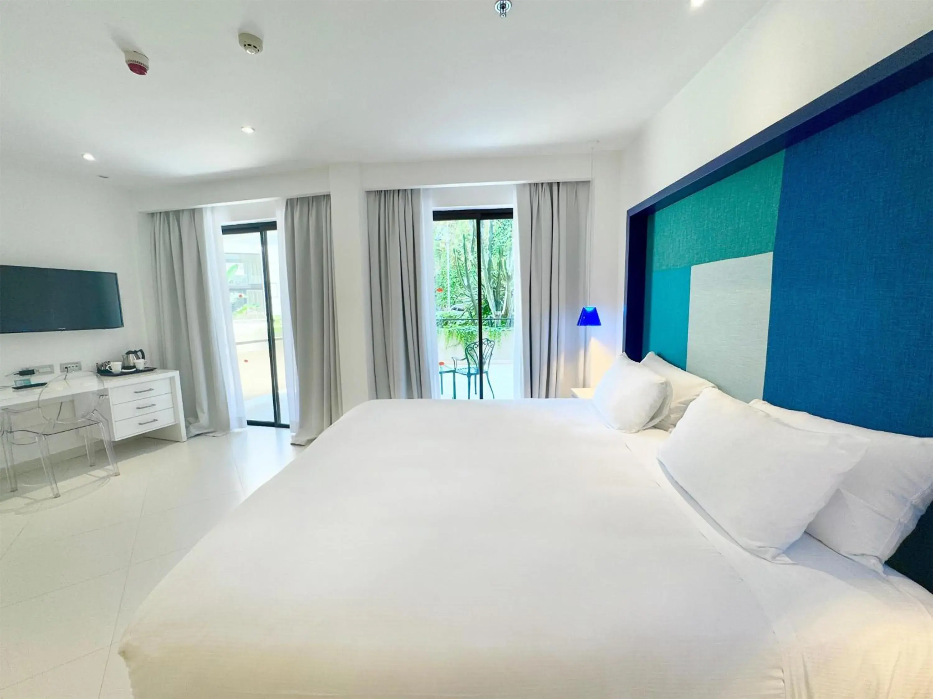 King Room - Mobility Accessible in Hilton Sorrento Palace King Room - Mobility Accessible in Hilton Sorrento Palace