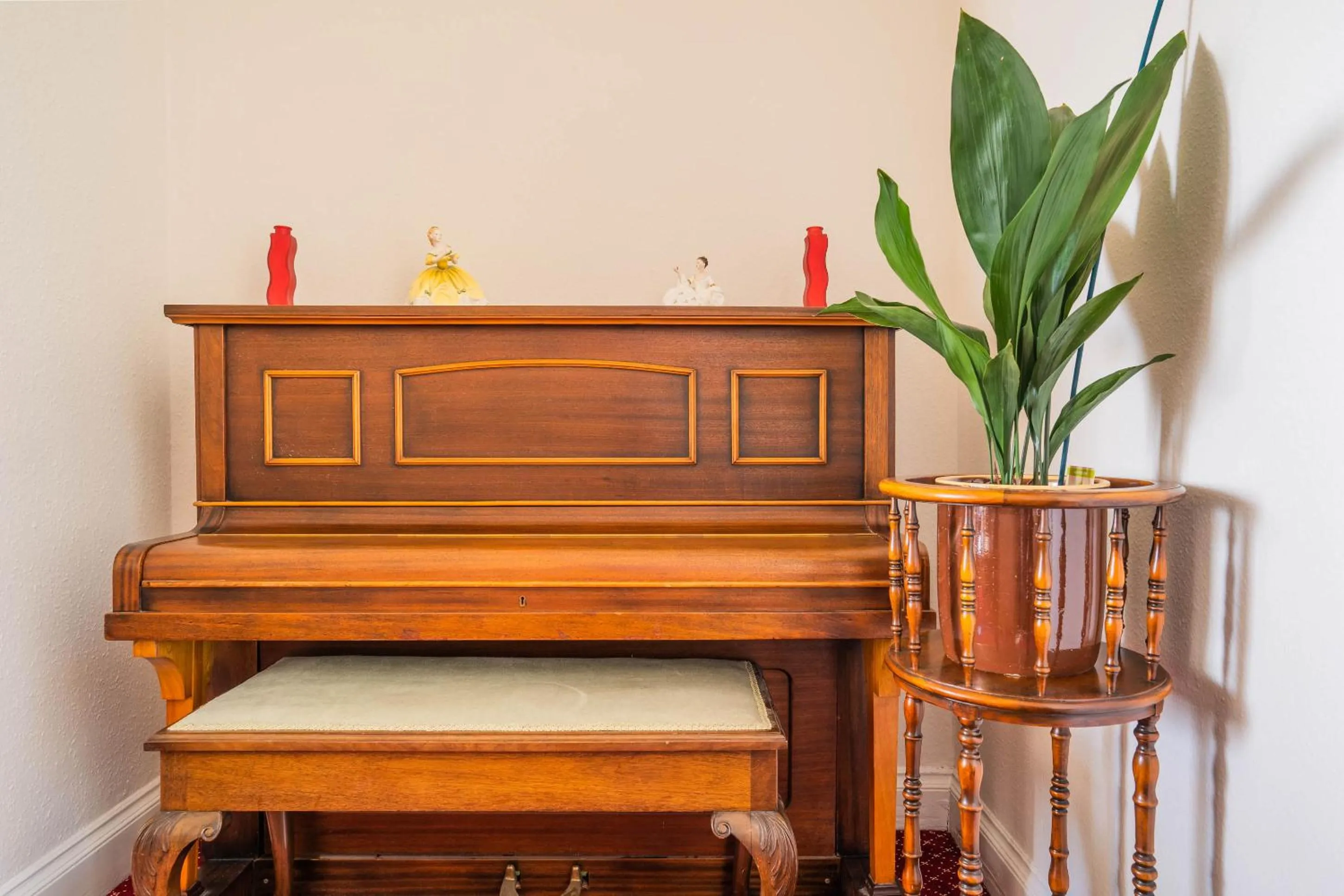 Communal lounge/ TV room in Gresham Guest House