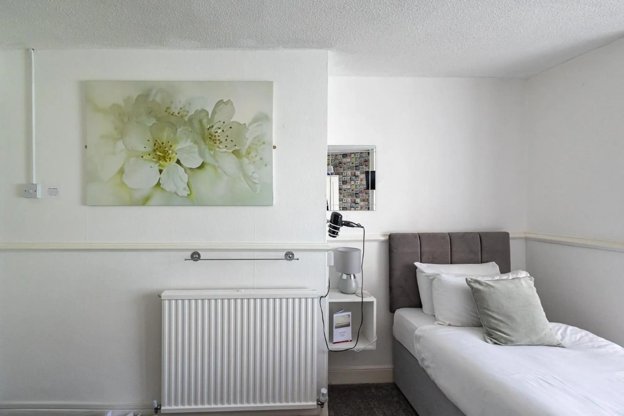 Bedroom, Bed in Gresham Guest House