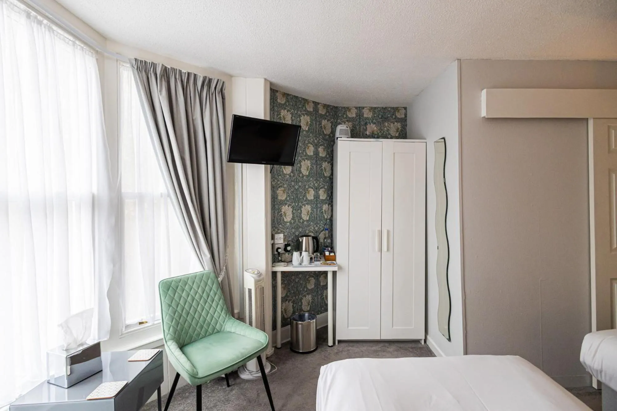 Bedroom, Bed in Gresham Guest House