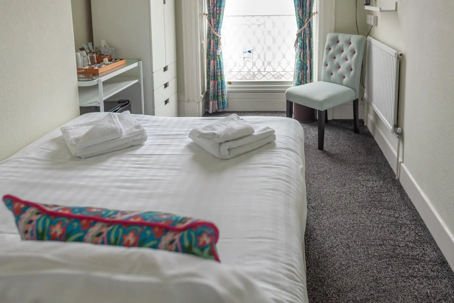 View (from property/room), Bed in Gresham Guest House