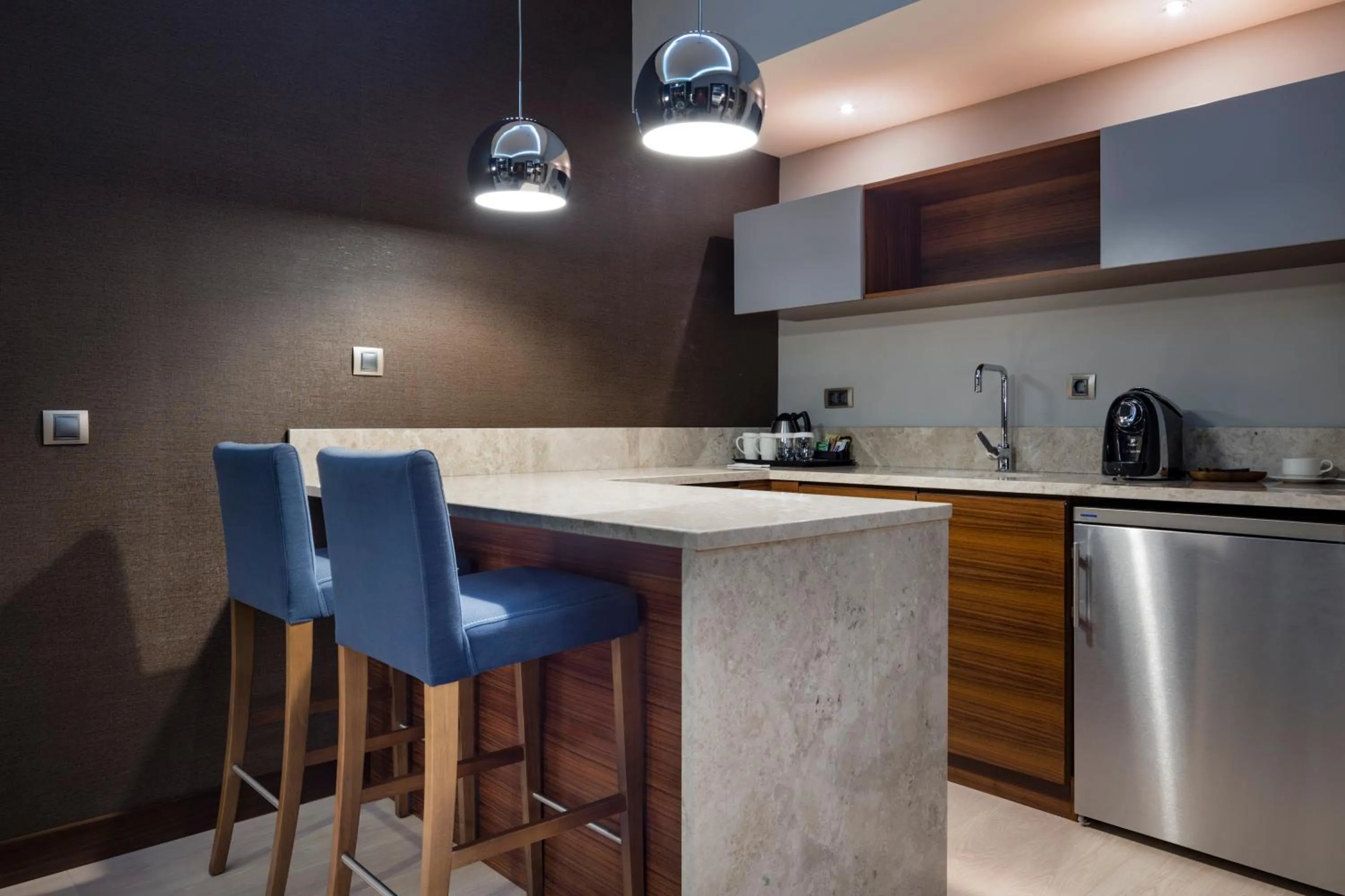 Kitchen or kitchenette in Hilton Garden Inn Izmir Bayrakli
