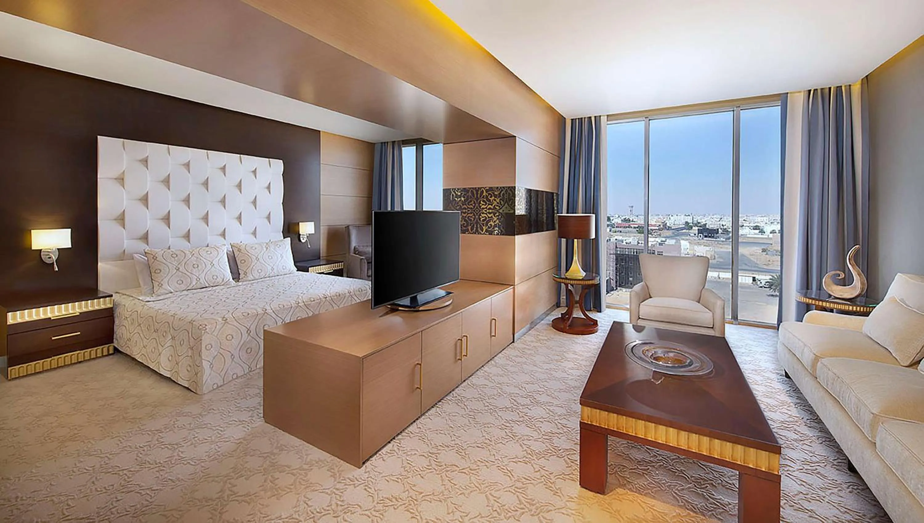 Living room, Bed in Hilton Garden Inn Tabuk