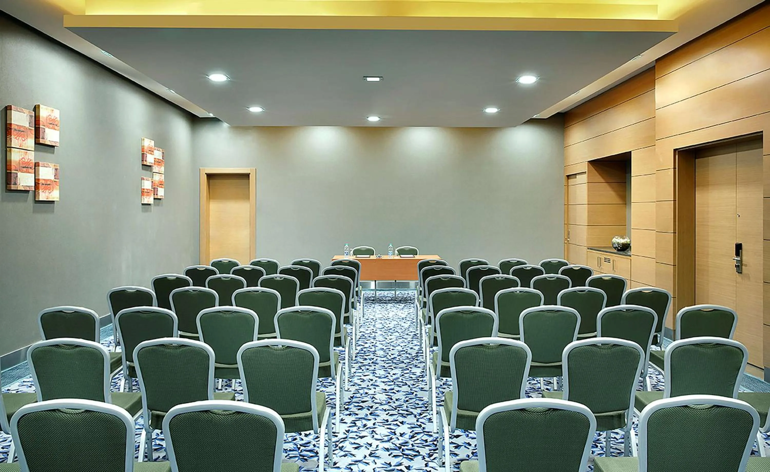 Meeting/conference room in Hilton Garden Inn Tabuk