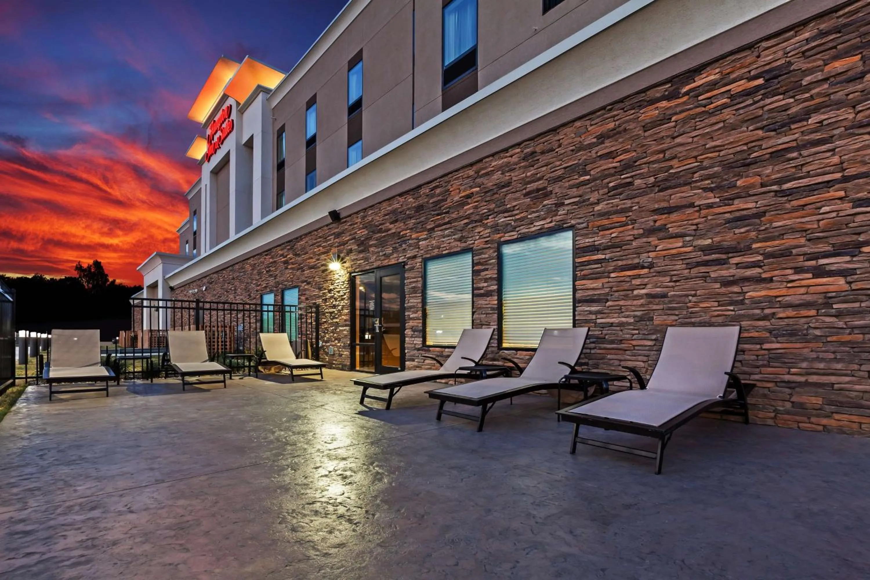 Property building in Hampton Inn & Suites Claremore