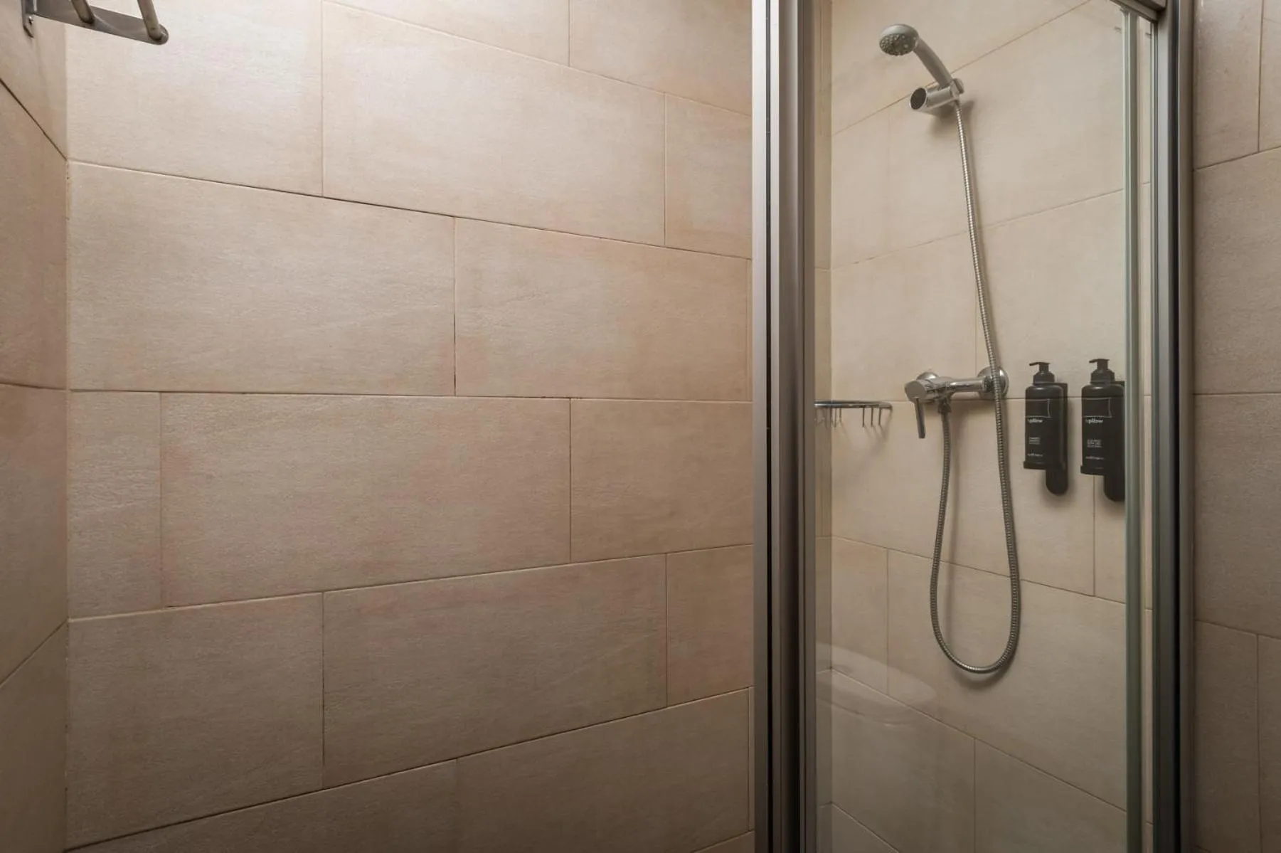 Shower in BYPILLOW The Citadel