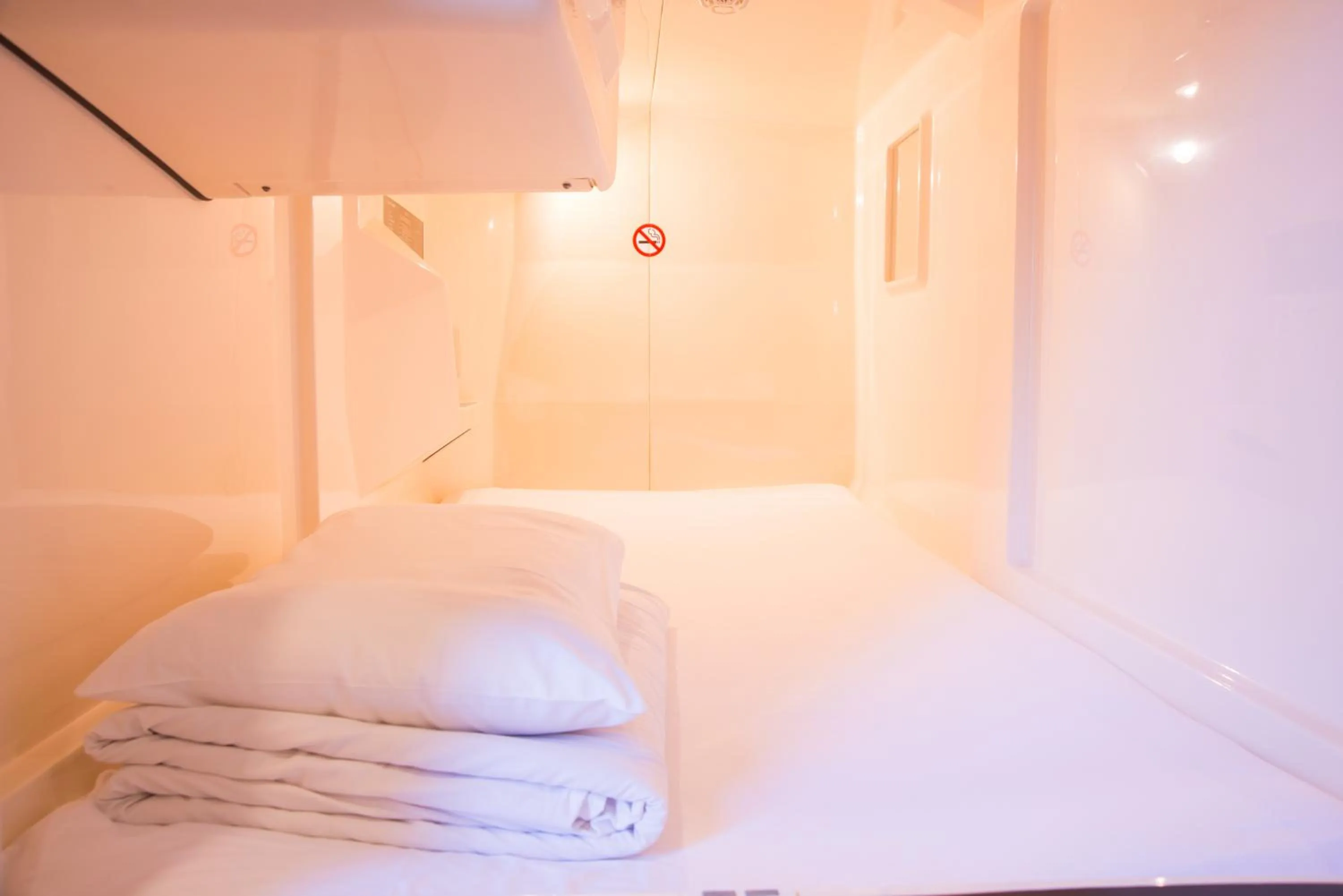 bunk bed, Bed in Rex Inn Kawasaki