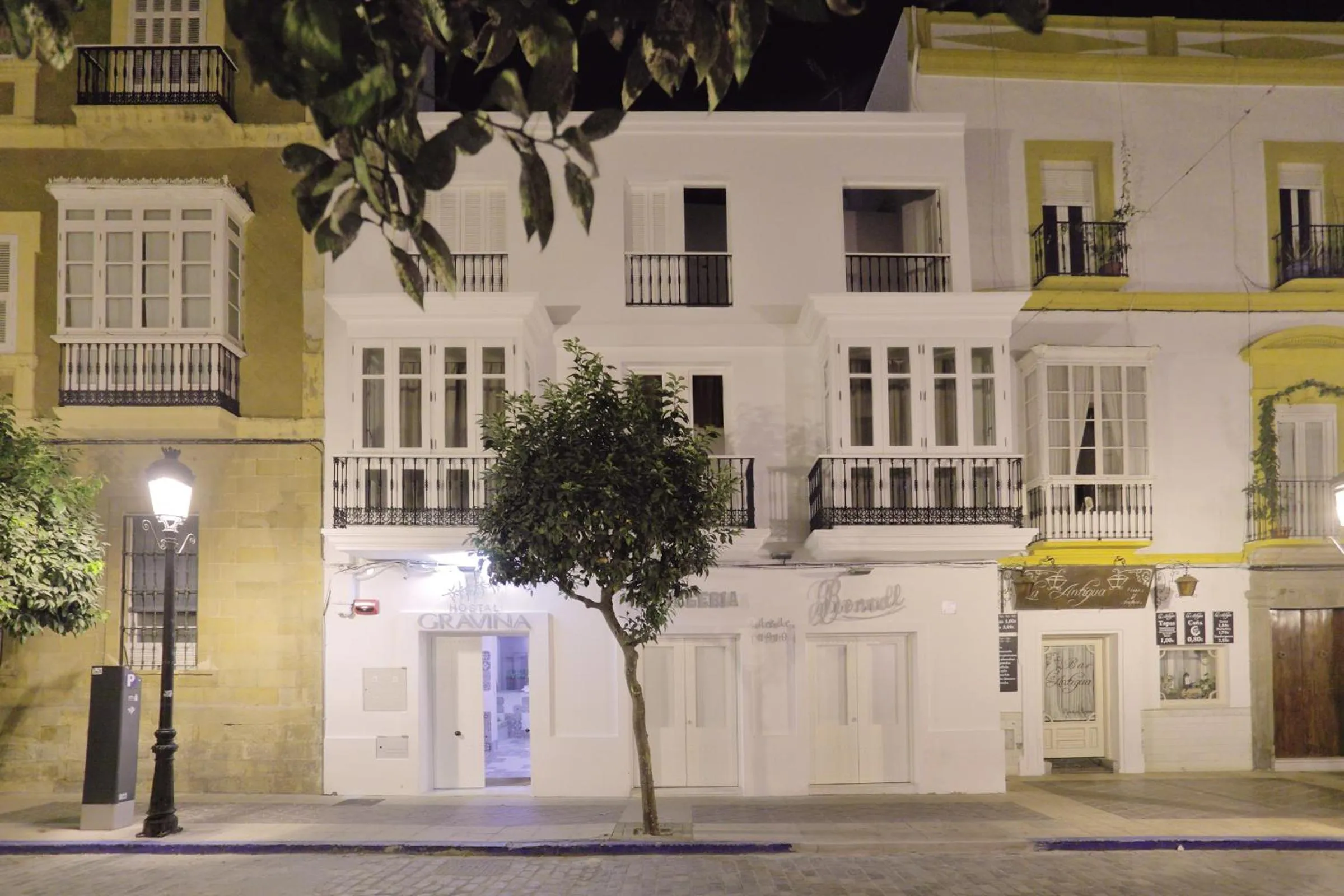 Property building in Hostal Gravina