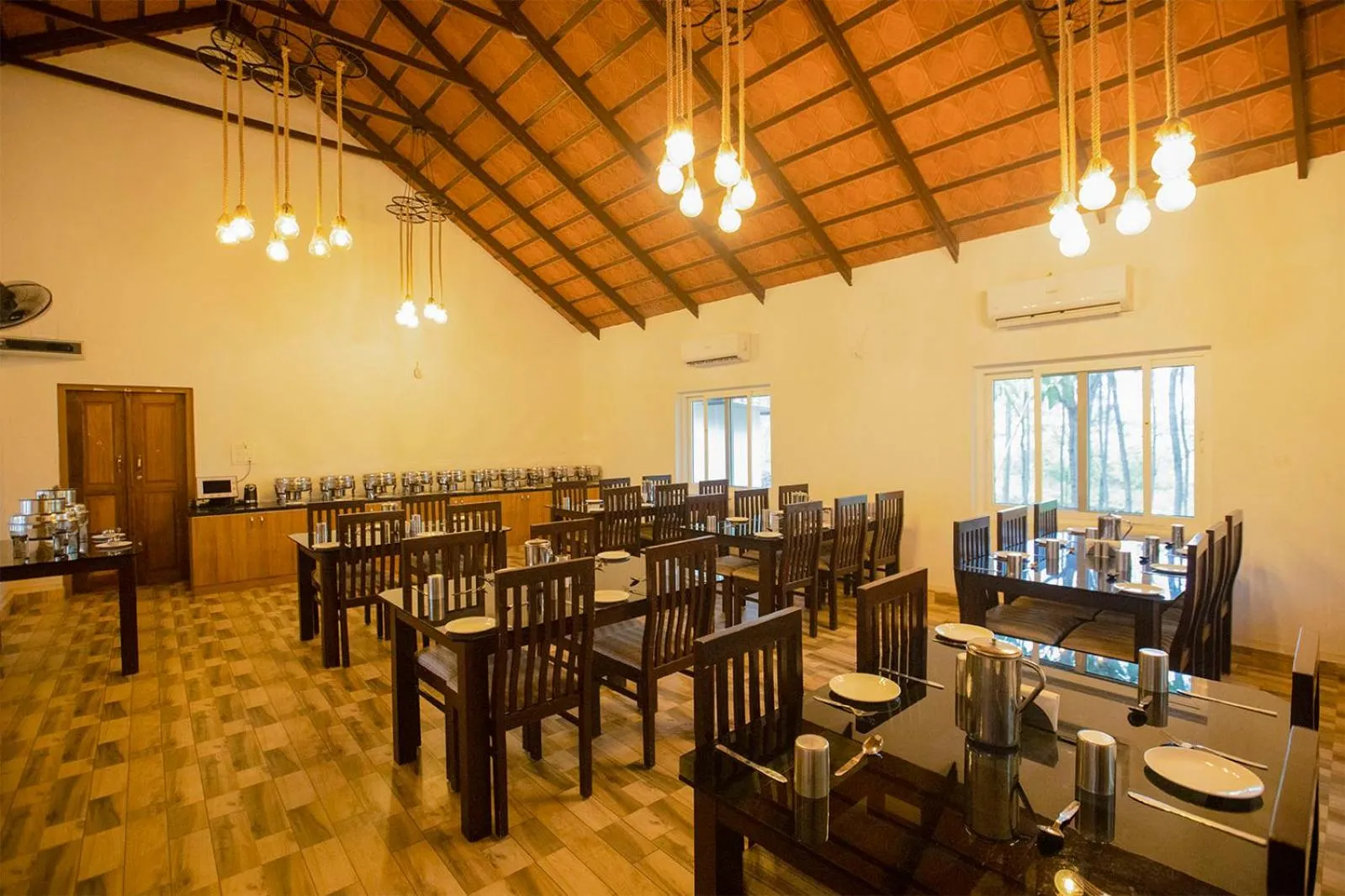 Restaurant/places to eat in AARA Jungle Resort