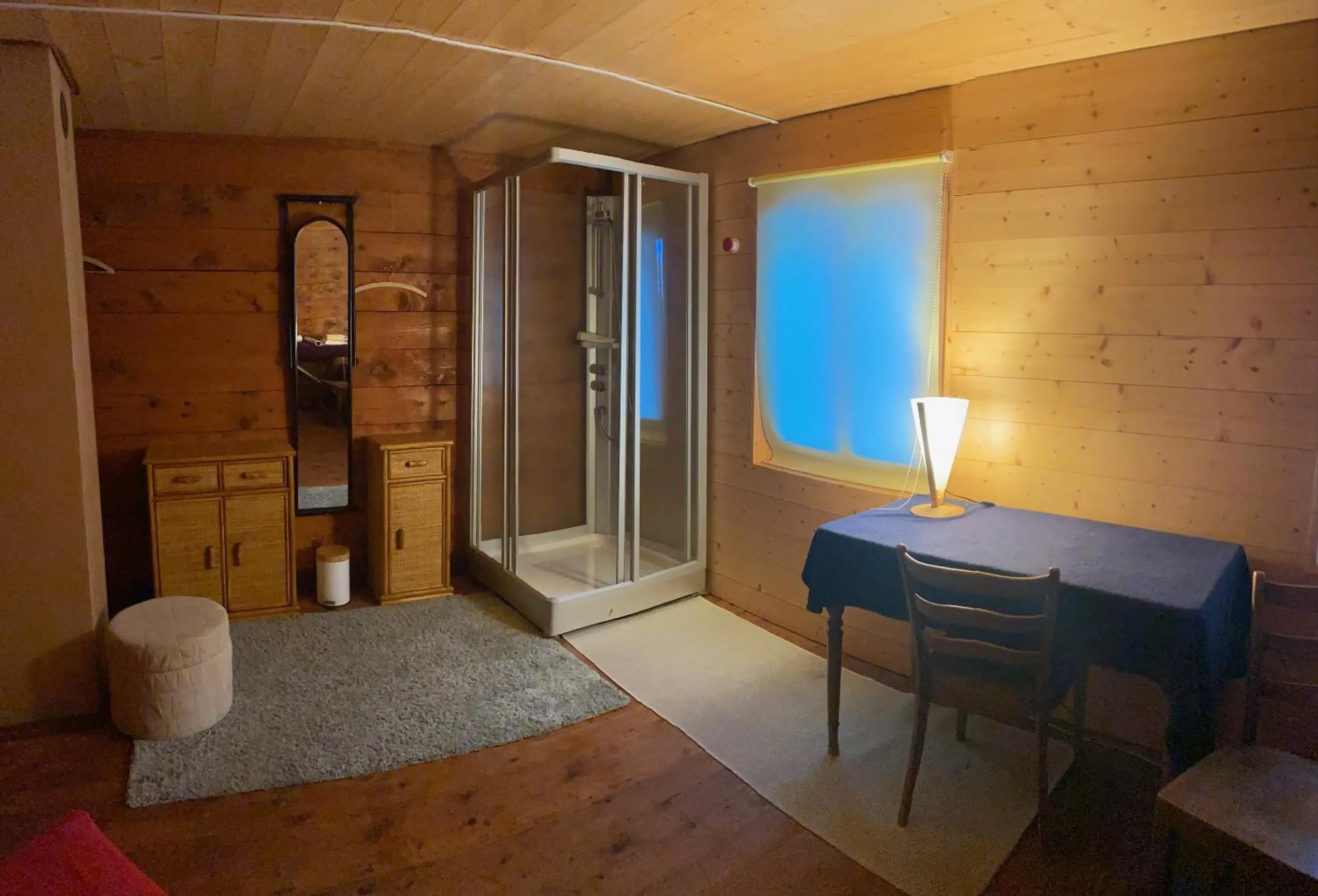 Shower in La Cure de Vernamiège