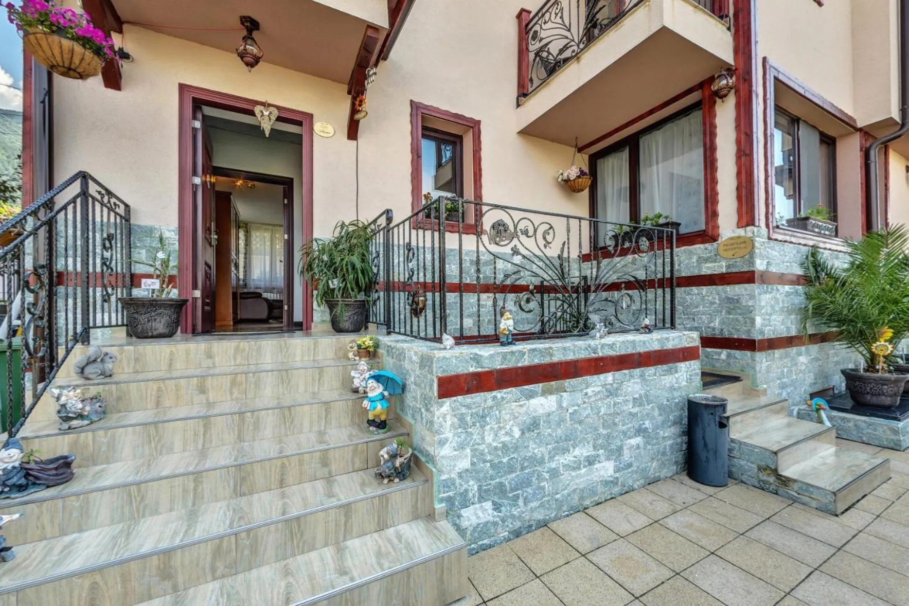 Facade/entrance in Complex Koko Hills