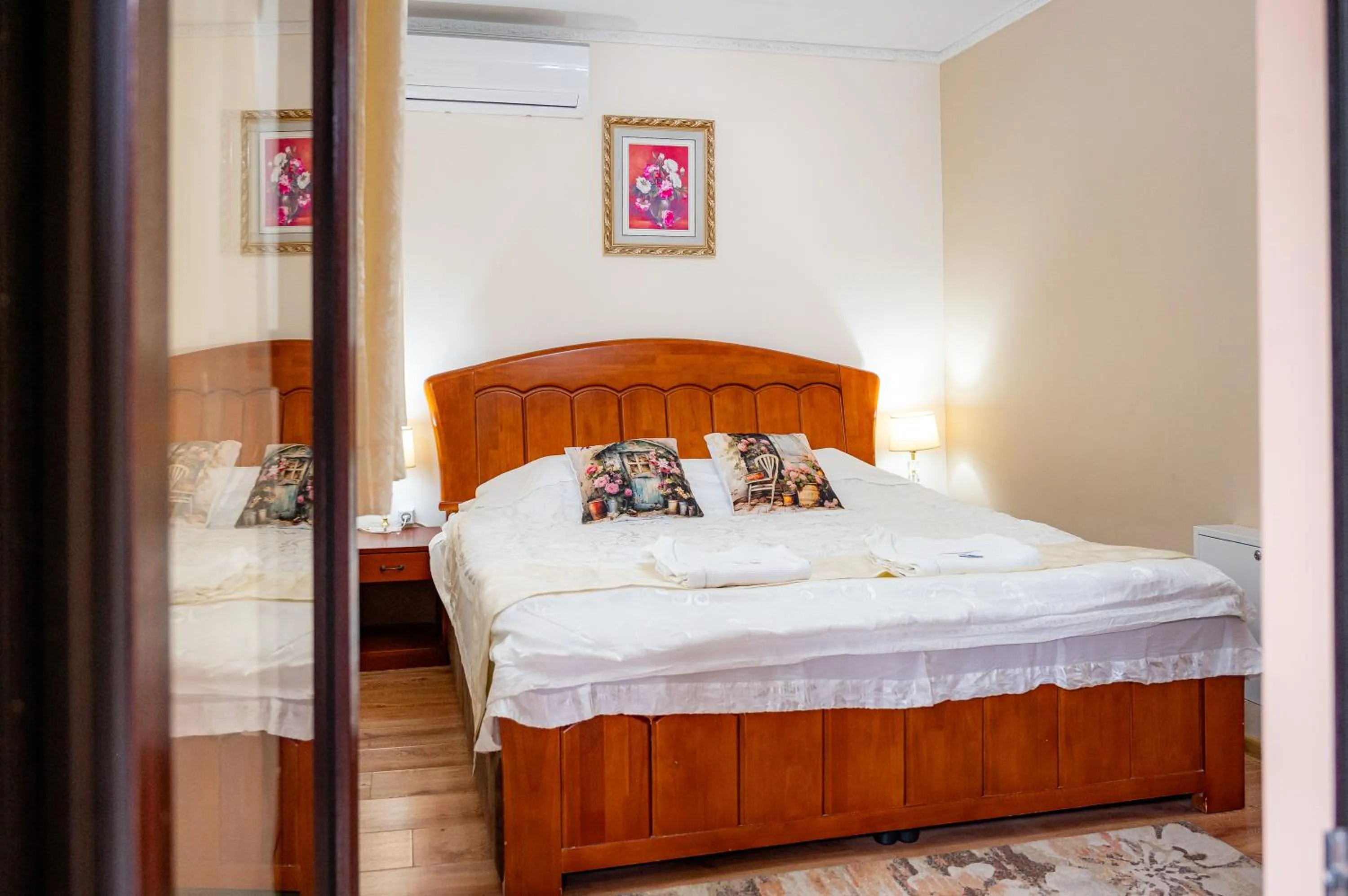 Bed in Complex Koko Hills