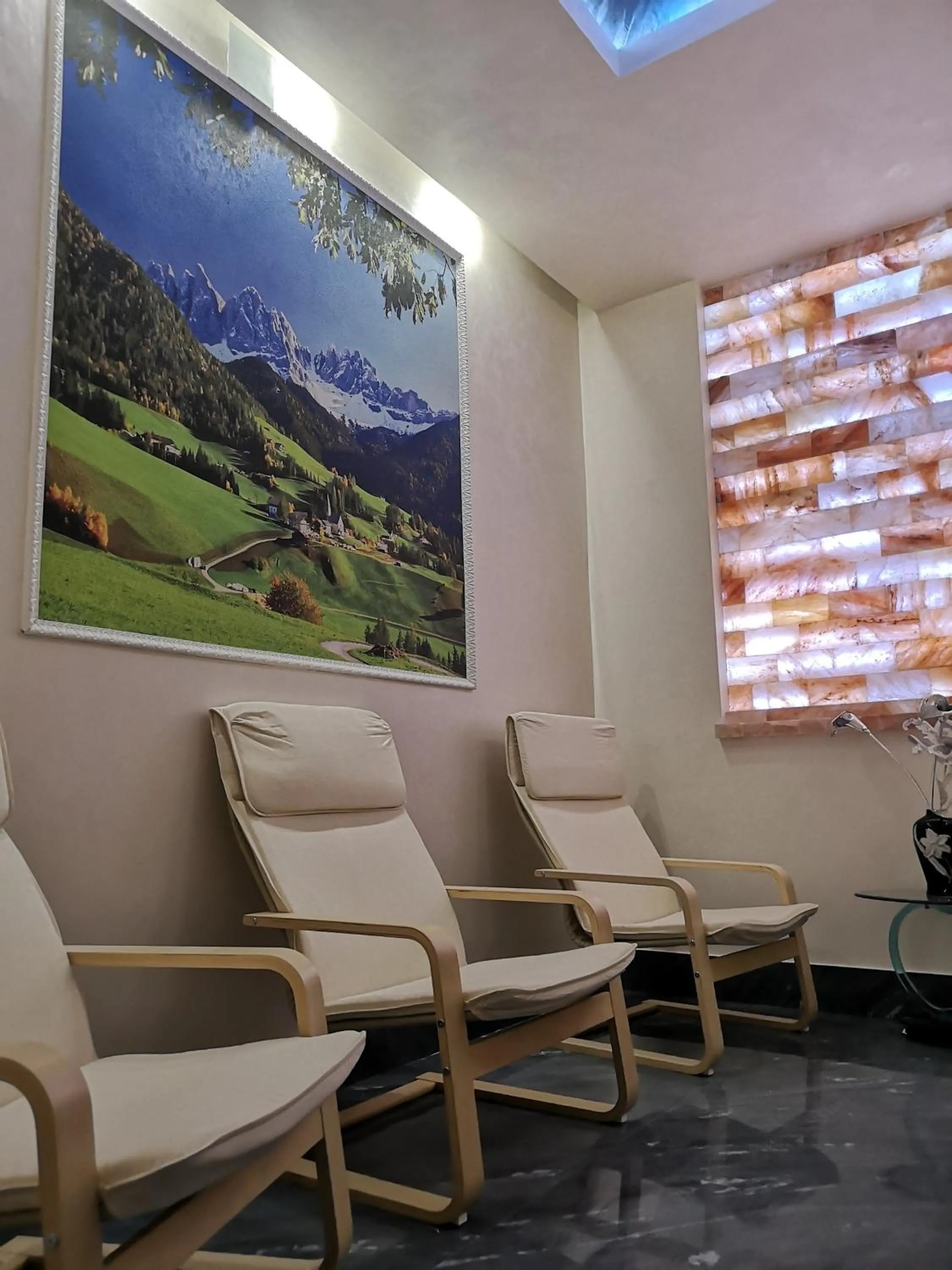 Seating area in Complex Koko Hills