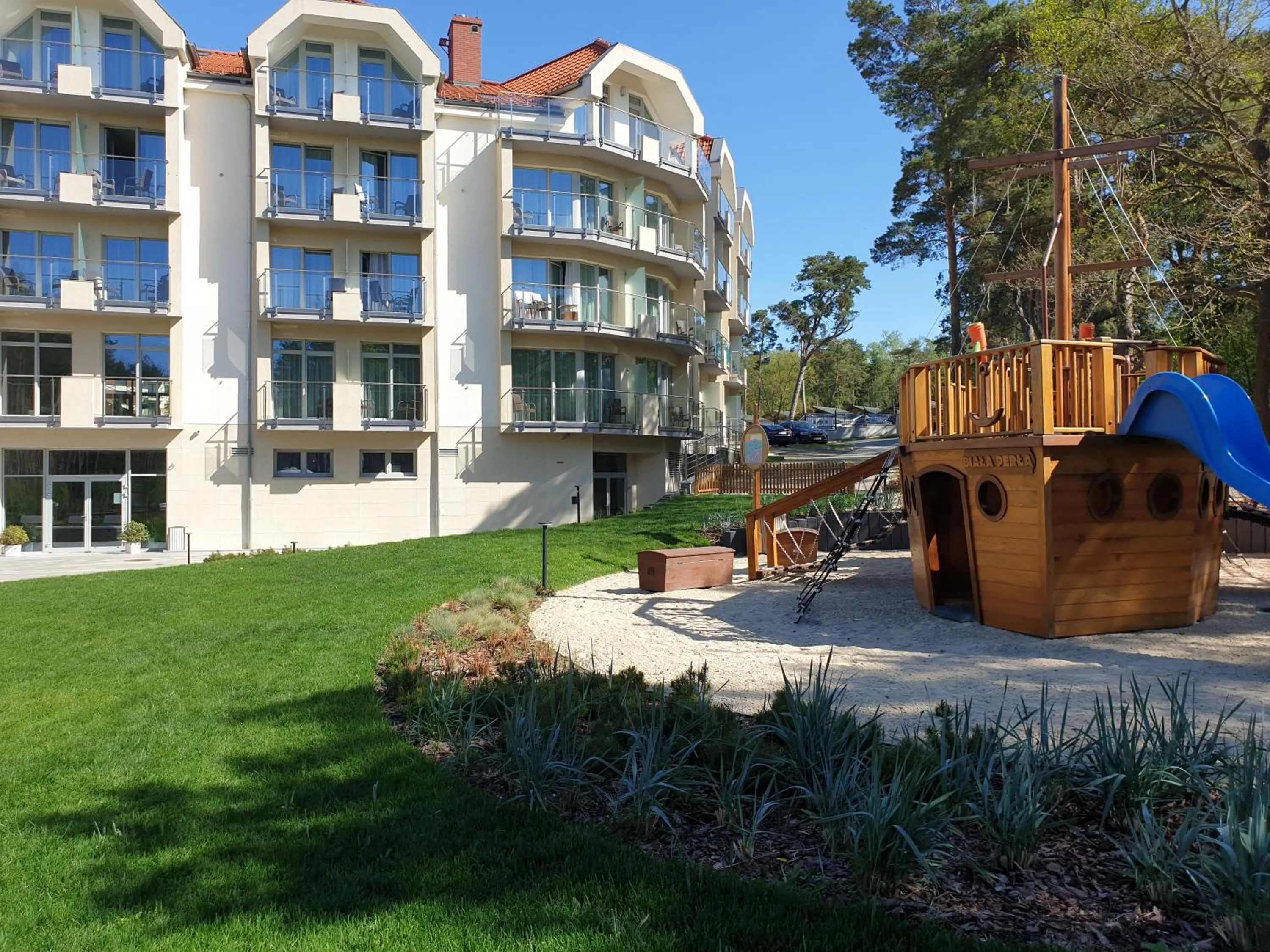 Property building in Hotel White