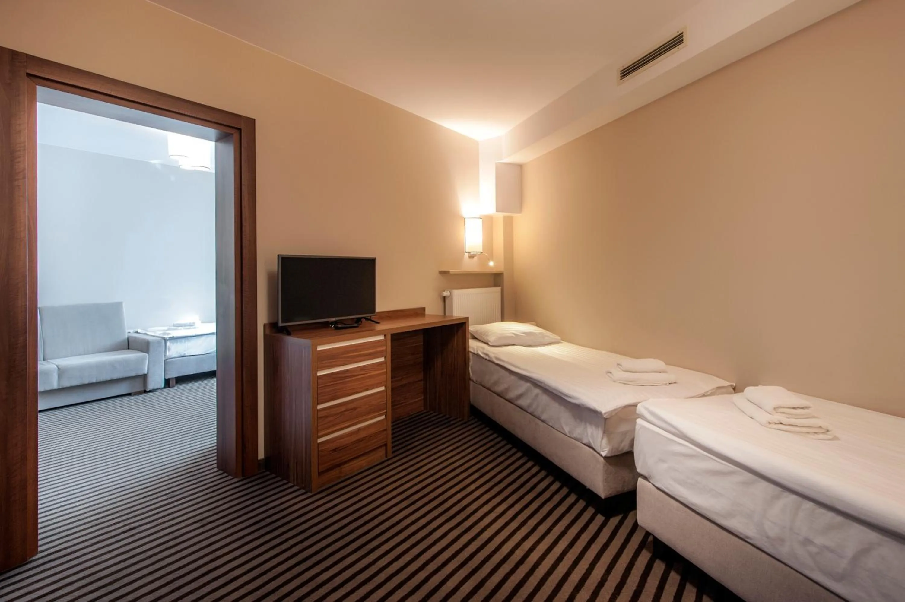 Photo of the whole room, Bed in Hotel White