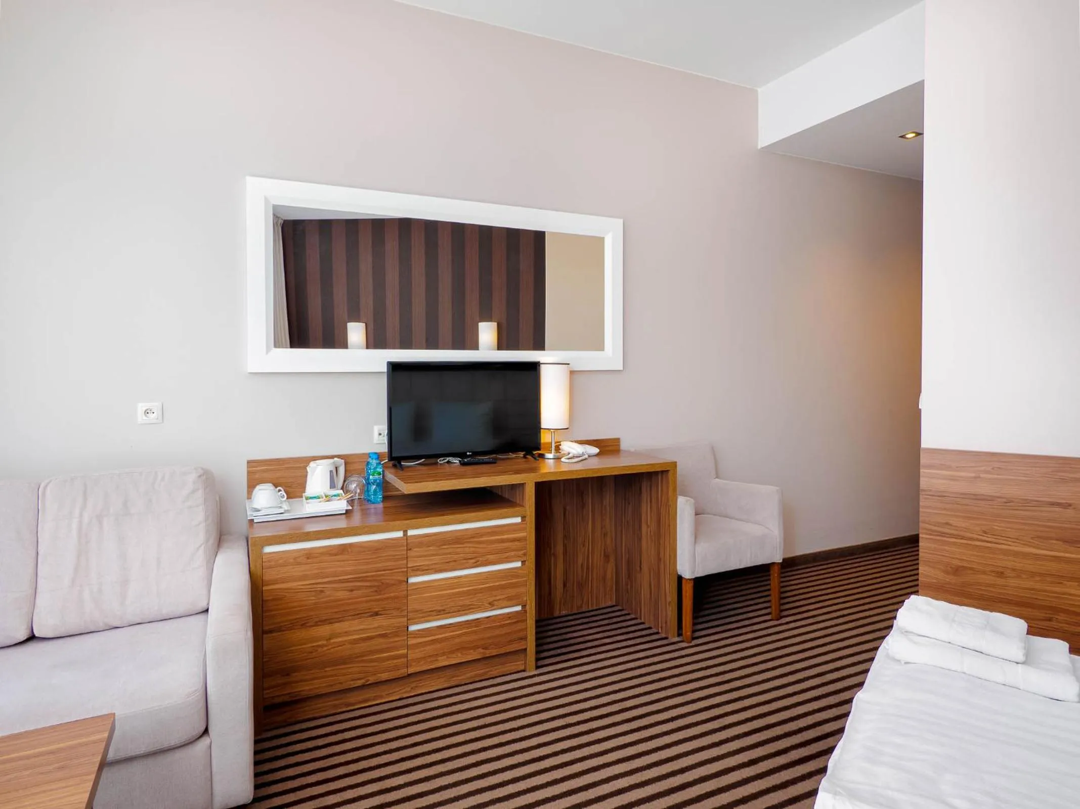 Property building, Bed in Hotel White