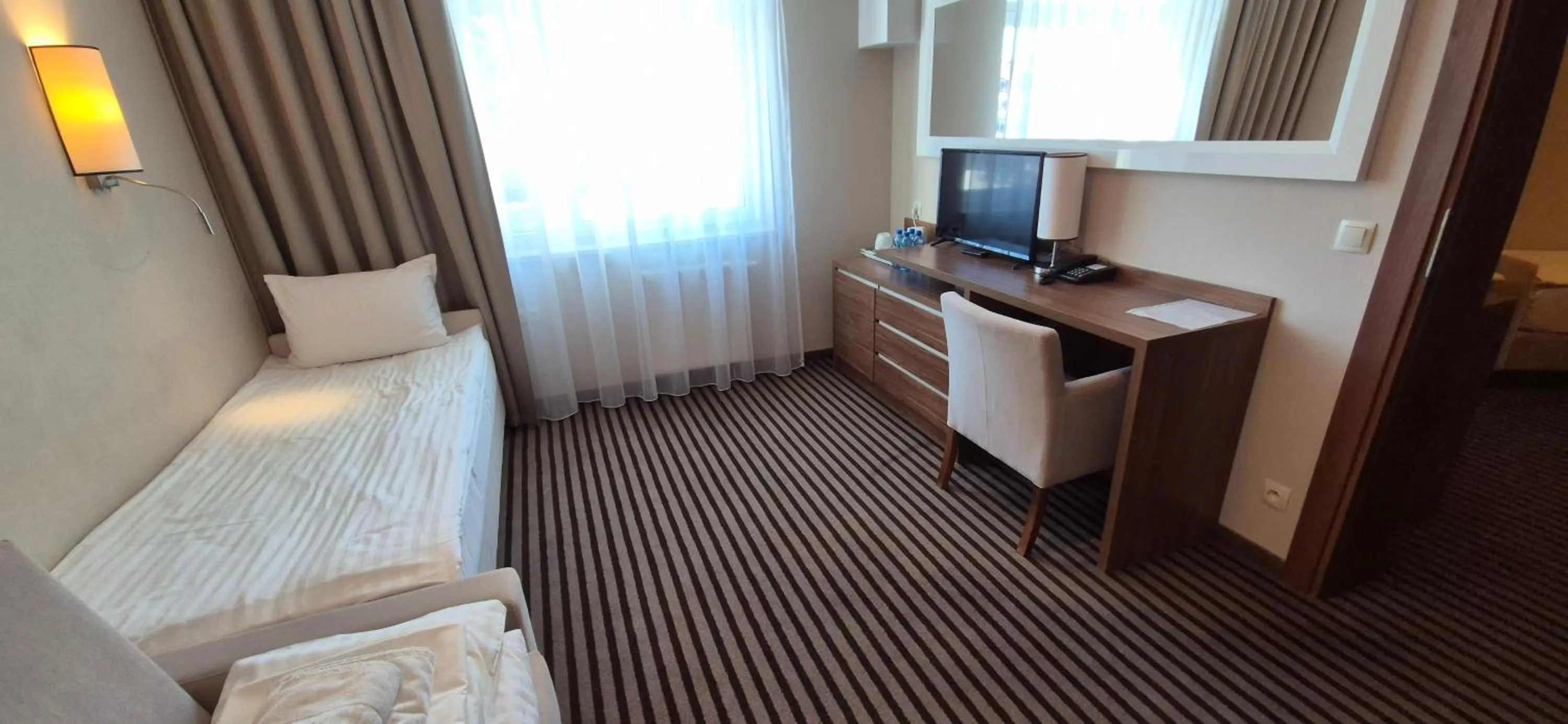 Property building, Bed in Hotel White