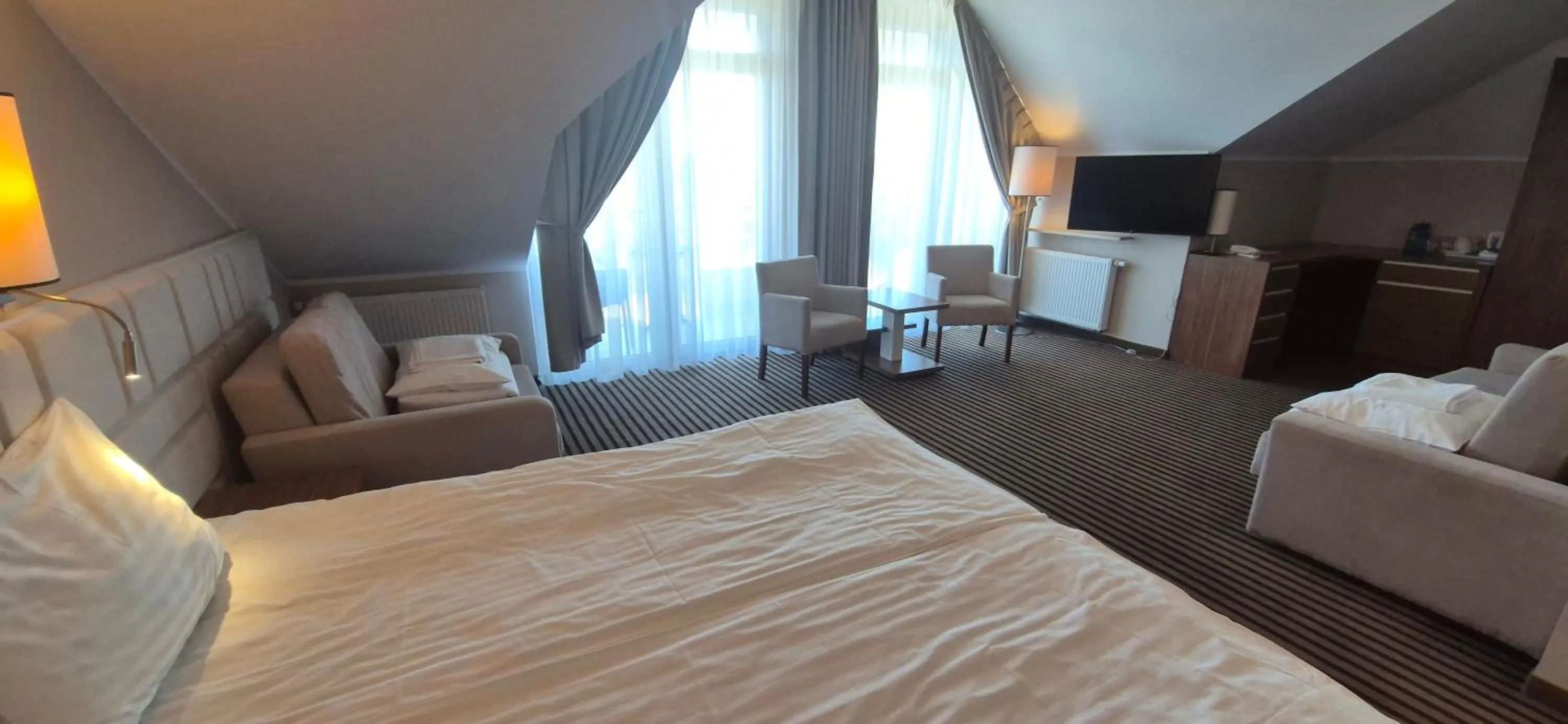 Photo of the whole room, Bed in Hotel White