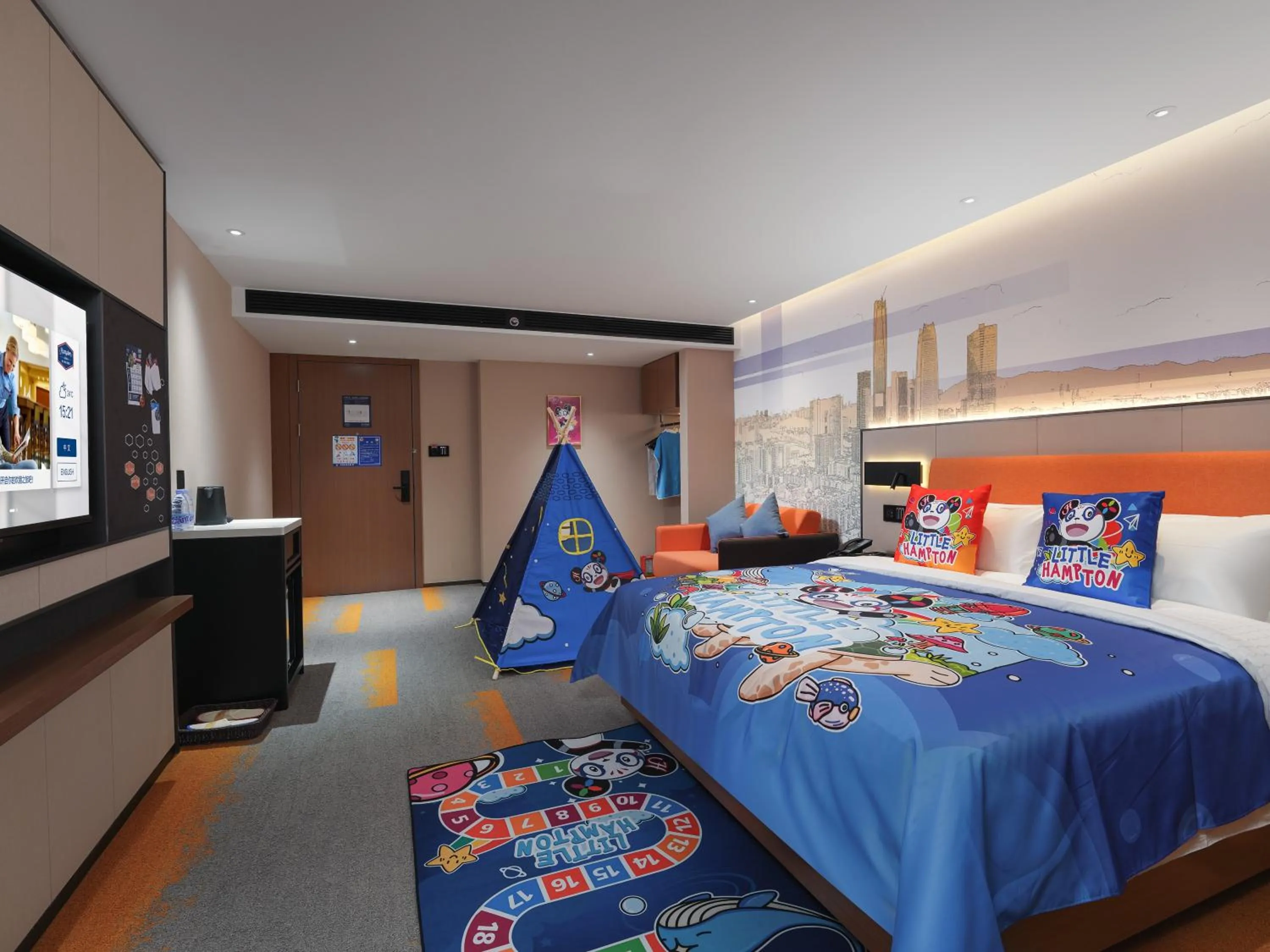 Photo of the whole room, Bed in Hampton by Hilton Dongguan Fenggang