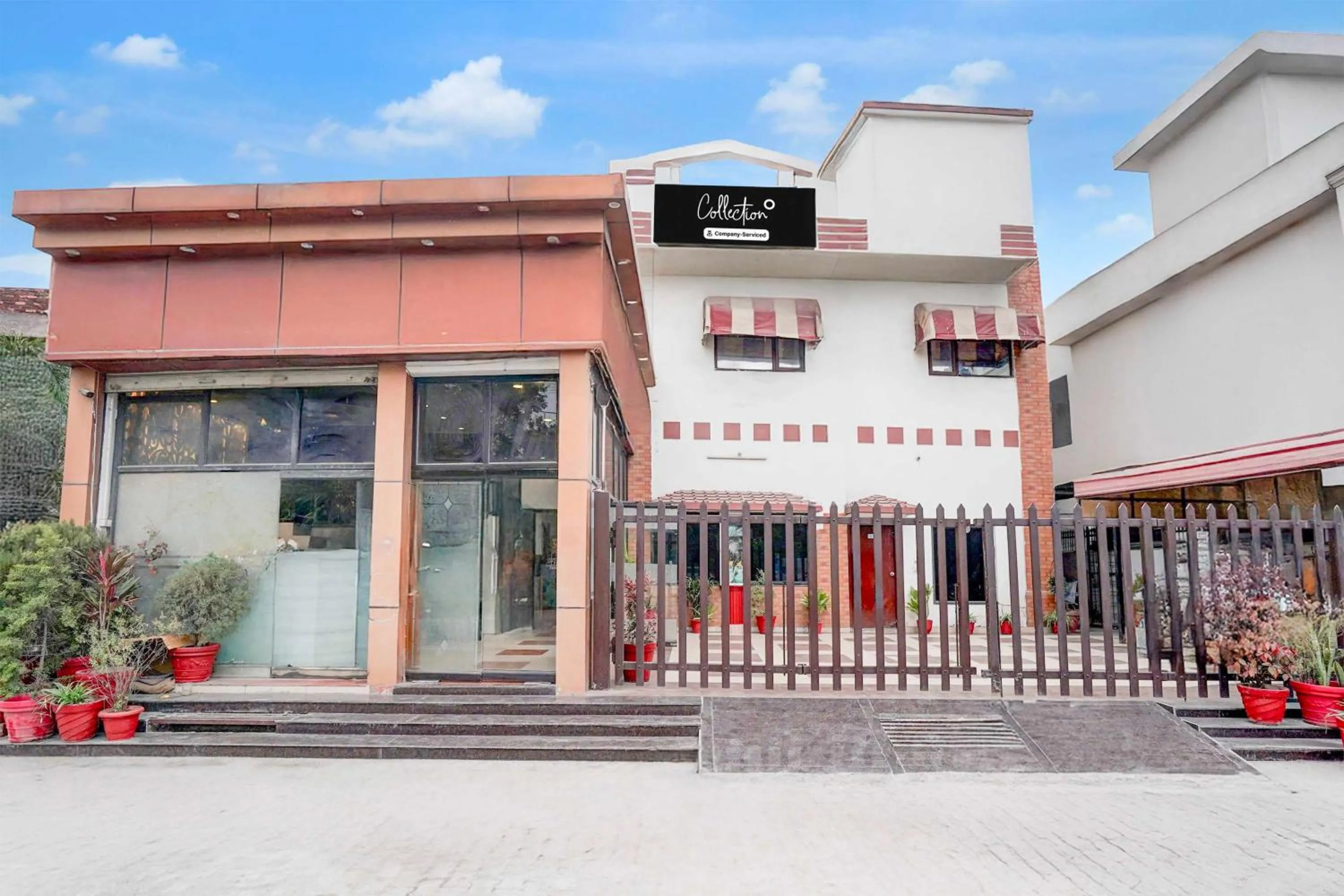 Facade/entrance in Collection O Lohiyapuram Near Dehradun Railway Station