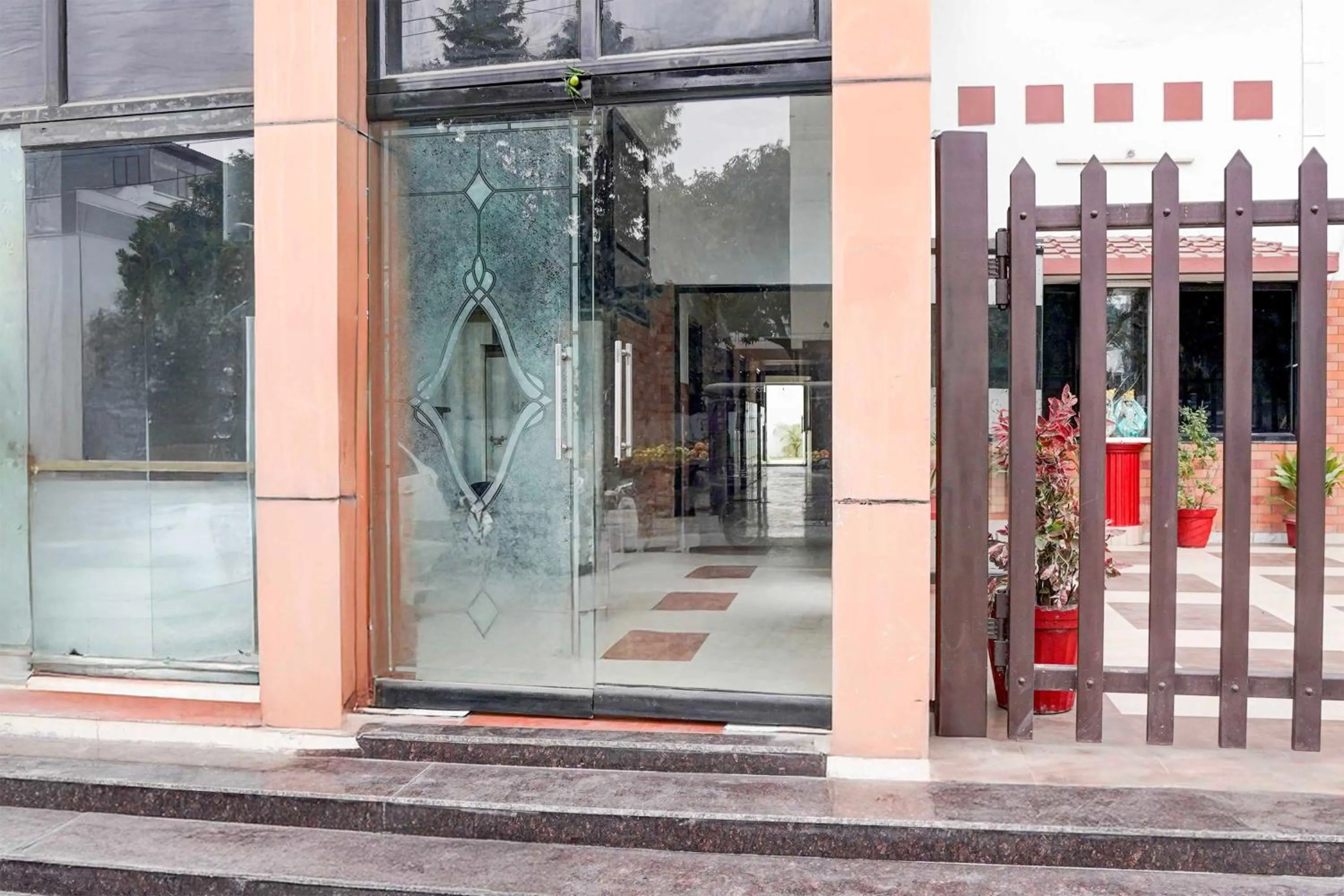 Facade/entrance in Collection O Lohiyapuram Near Dehradun Railway Station