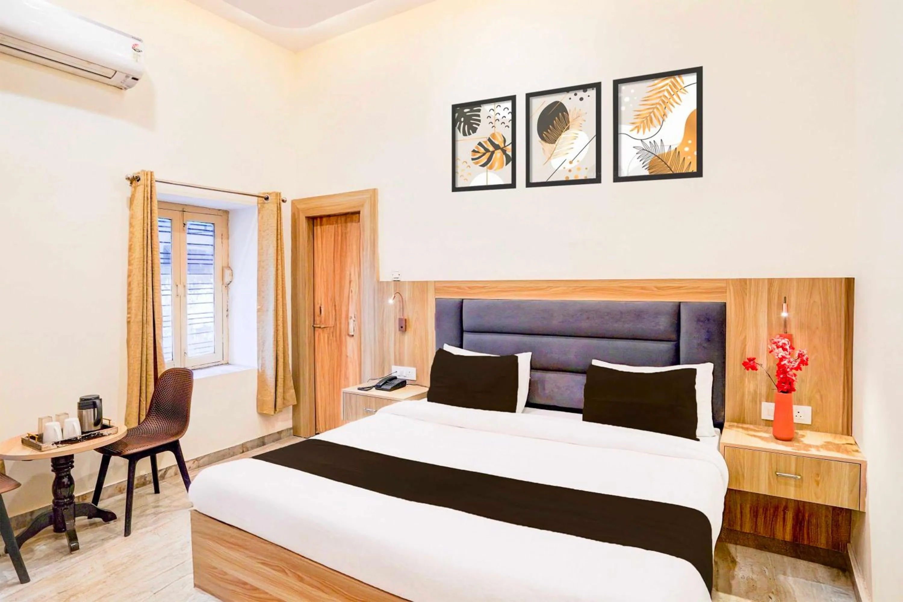 Bedroom, Bed in Collection O Lohiyapuram Near Dehradun Railway Station