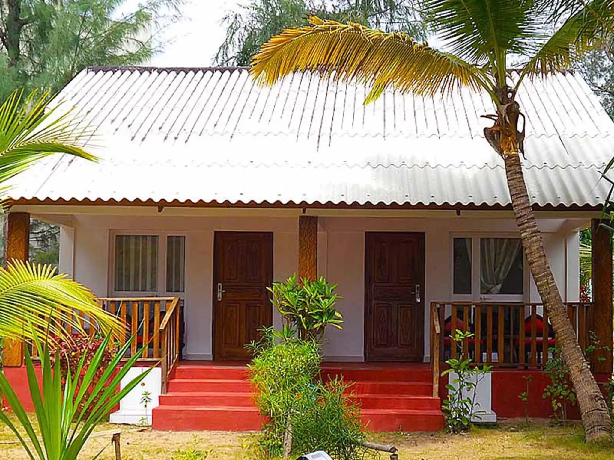 Couple Bungalow with Air conditioner and Sea View in Hotel Village Vacances Awale Plage Couple Bungalow with Air conditioner and Sea View in Hotel Village Vacances Awale Plage
