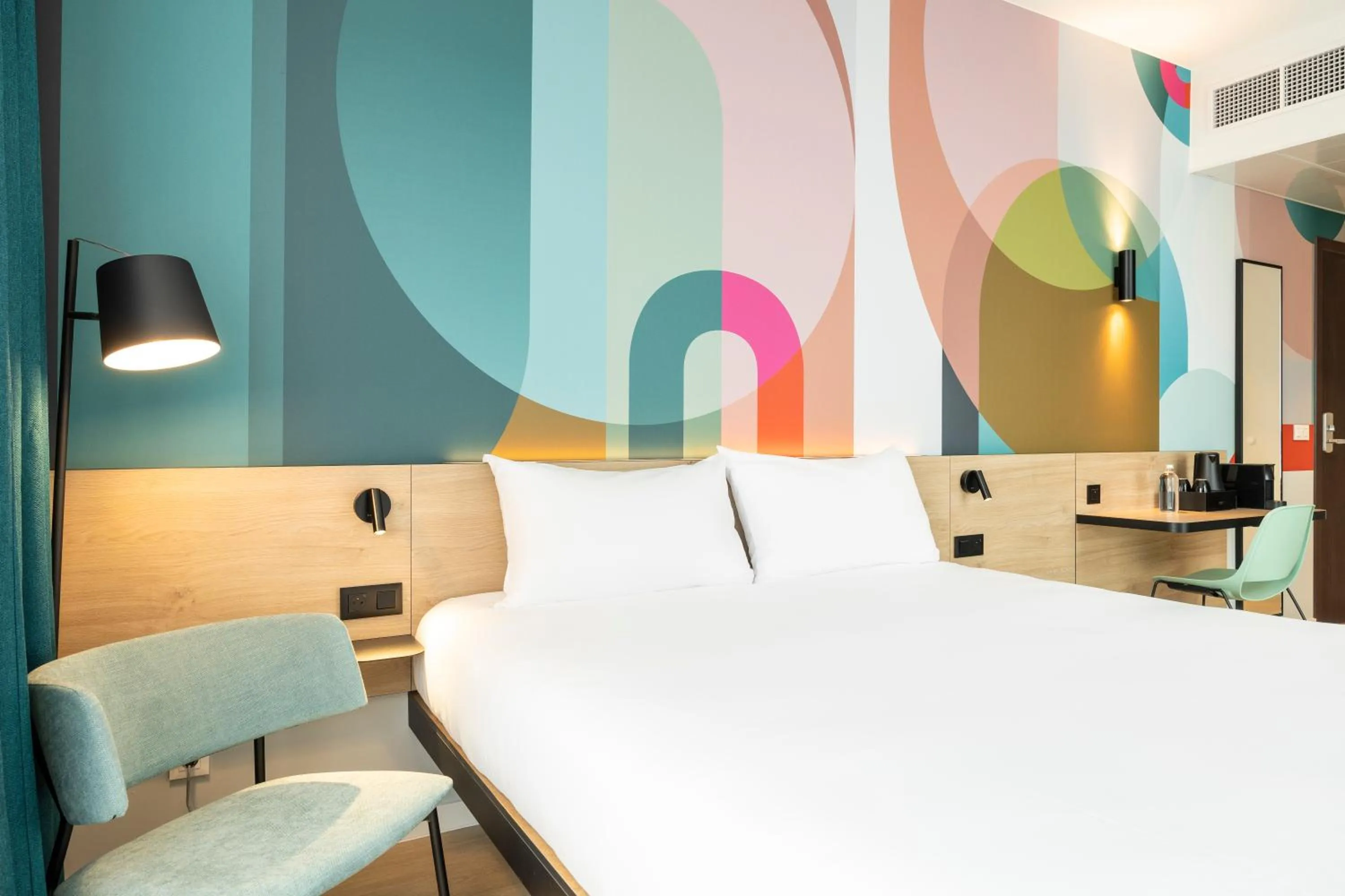 Bedroom, Bed in B&B HOTEL Luxembourg Centre Cloche d'Or