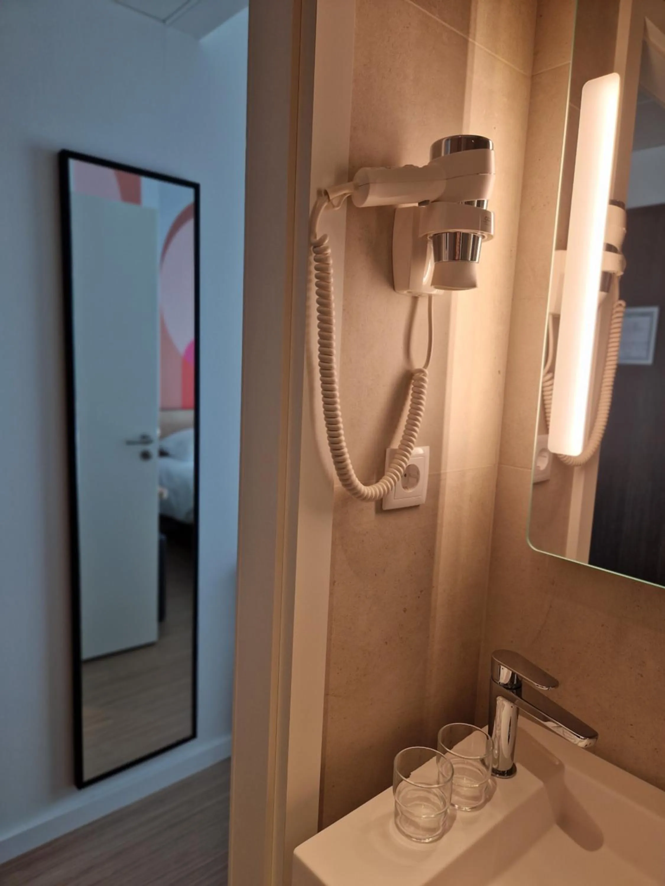 hair dryier in B&B HOTEL Luxembourg Centre Cloche d'Or