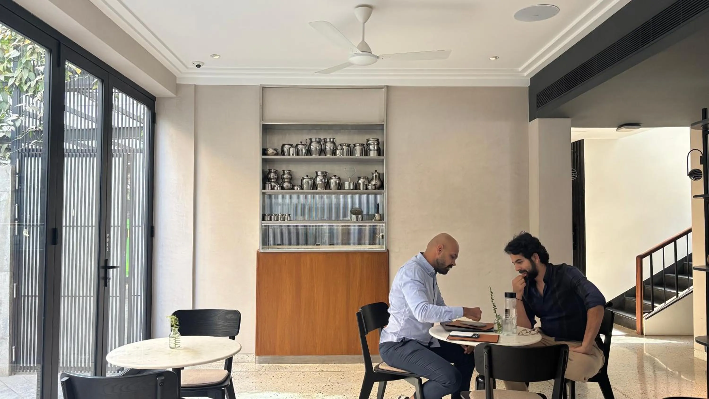 Restaurant/places to eat in Wellesley Hotel