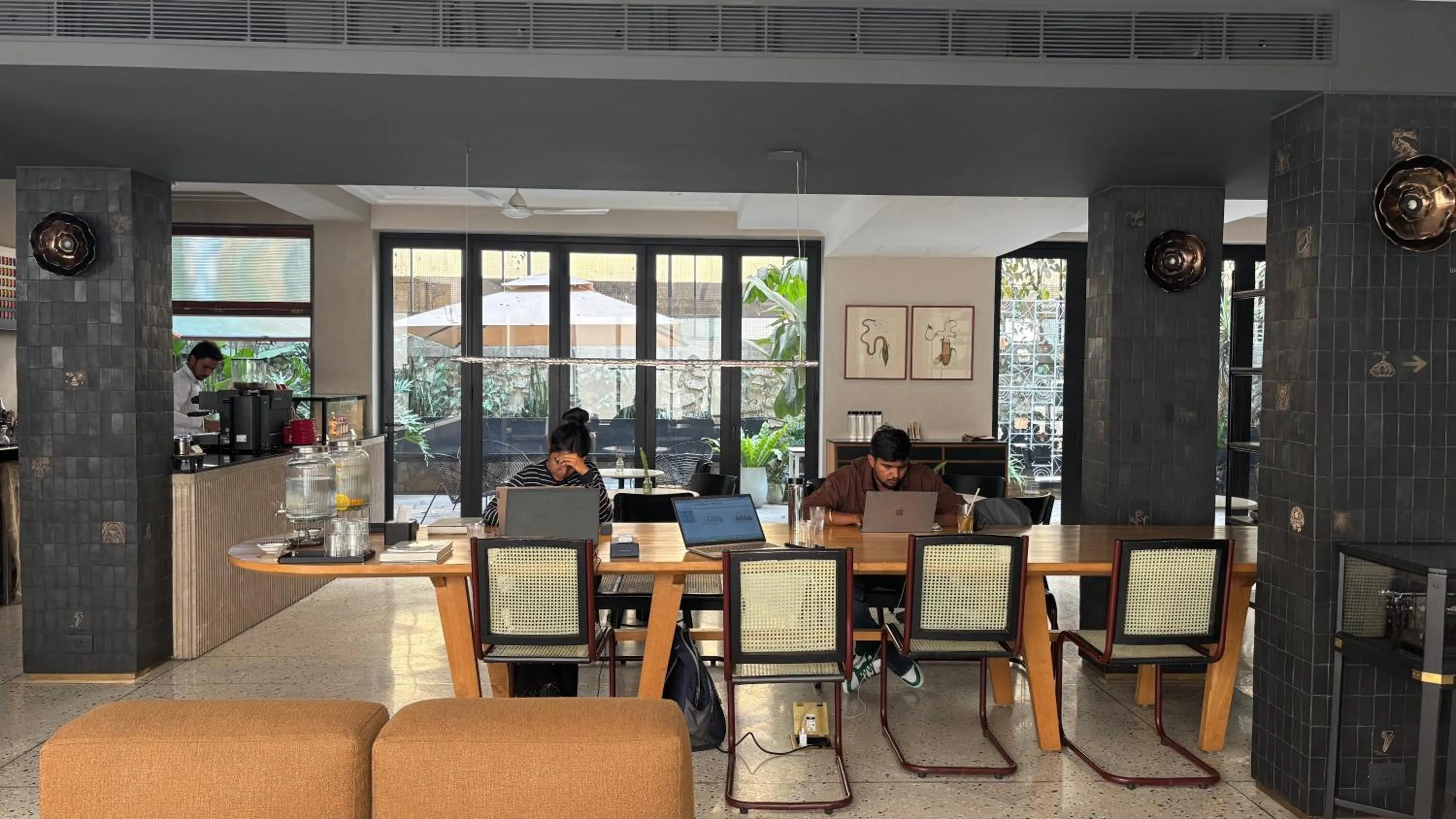 Breakfast in Wellesley Hotel