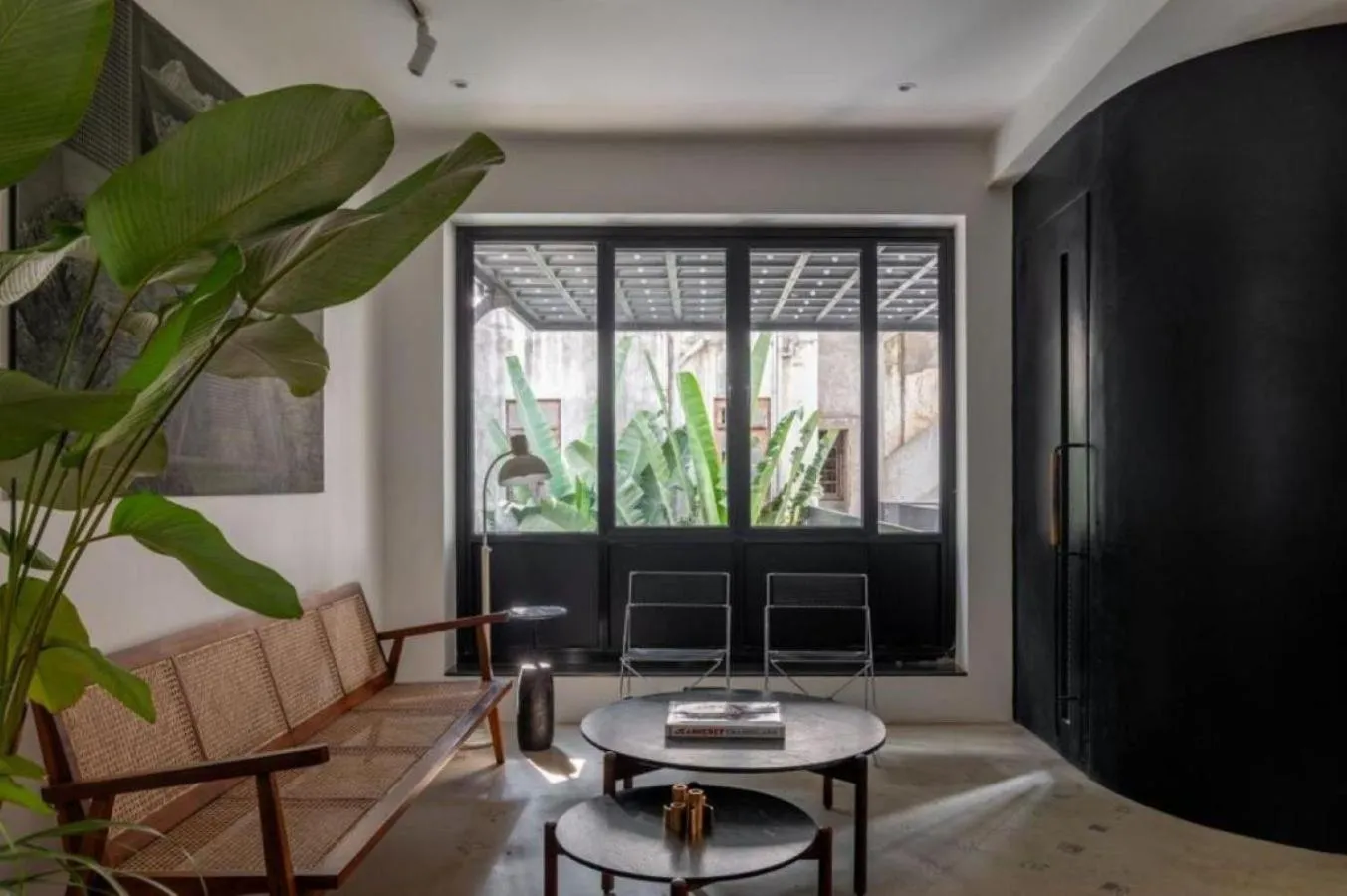 Lobby or reception in Wellesley Hotel