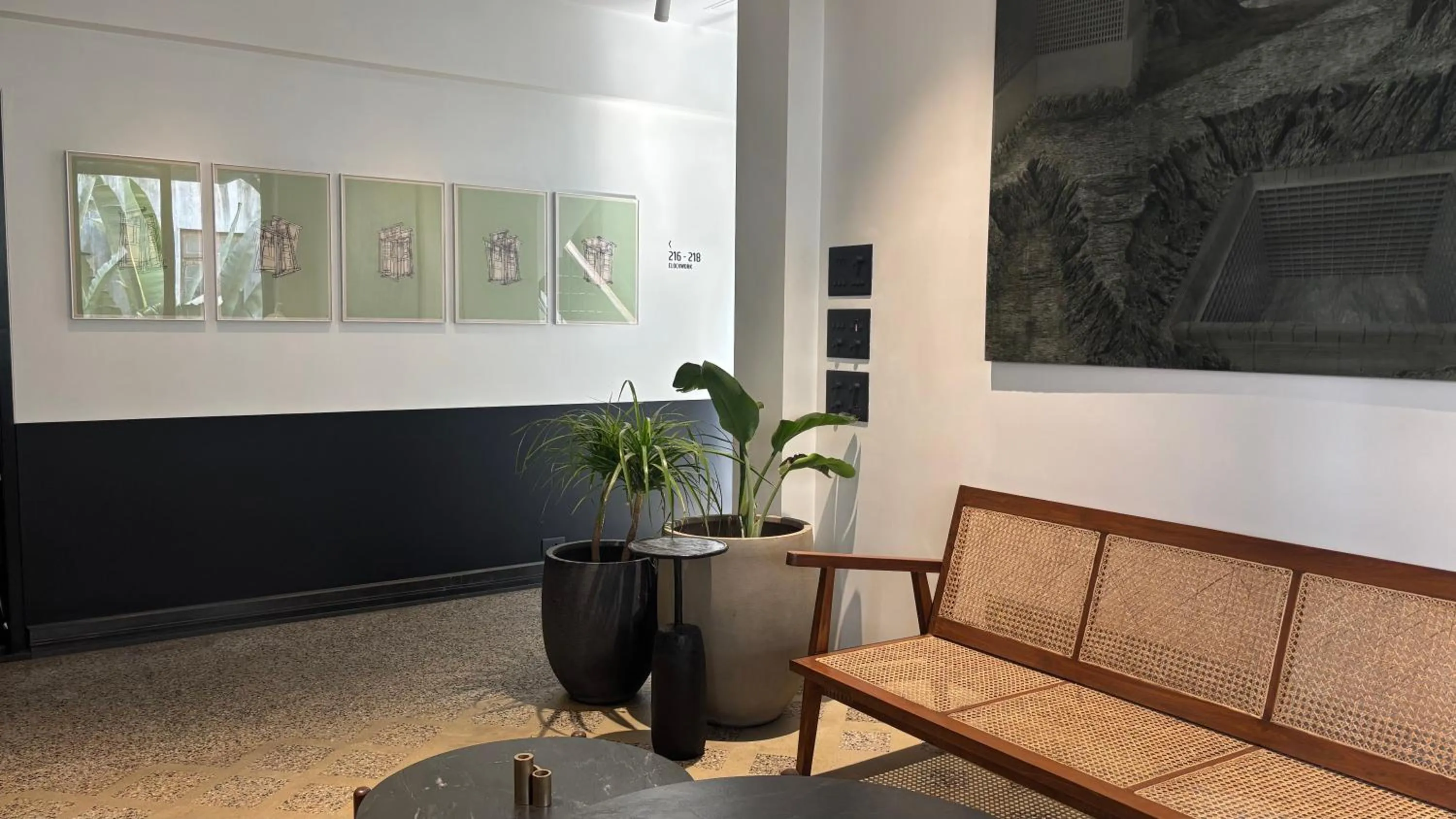 Lobby or reception in Wellesley Hotel