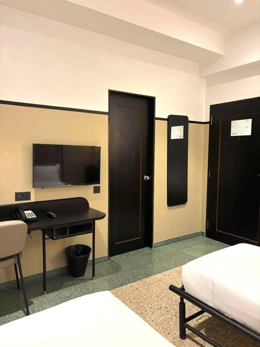 Bedroom, Bed in Wellesley Hotel