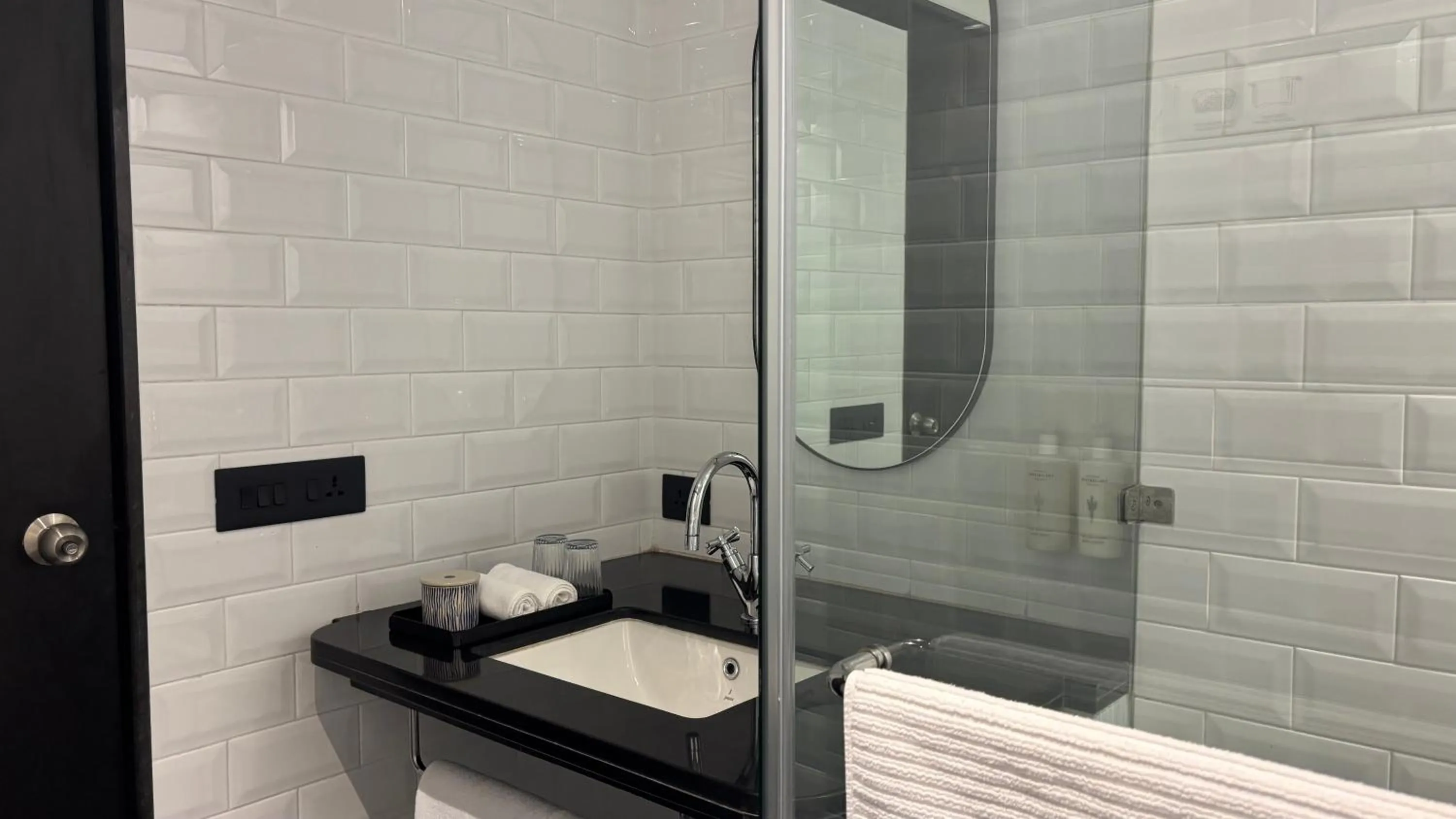 Bathroom in Wellesley Hotel