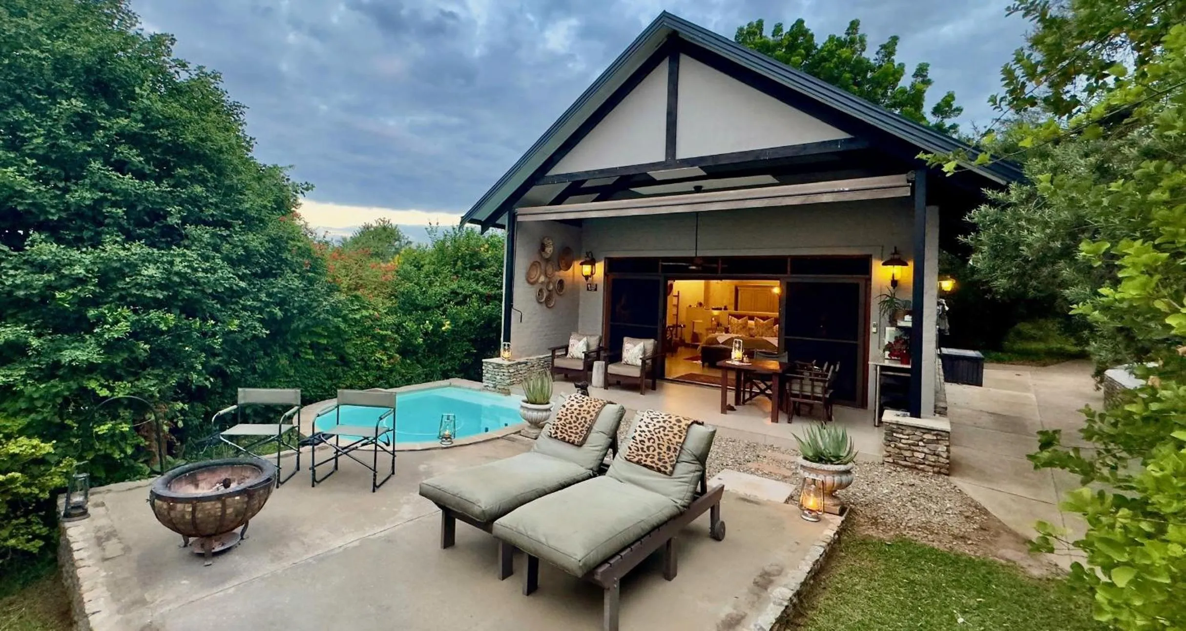 Pool view in Kambaku River Lodge