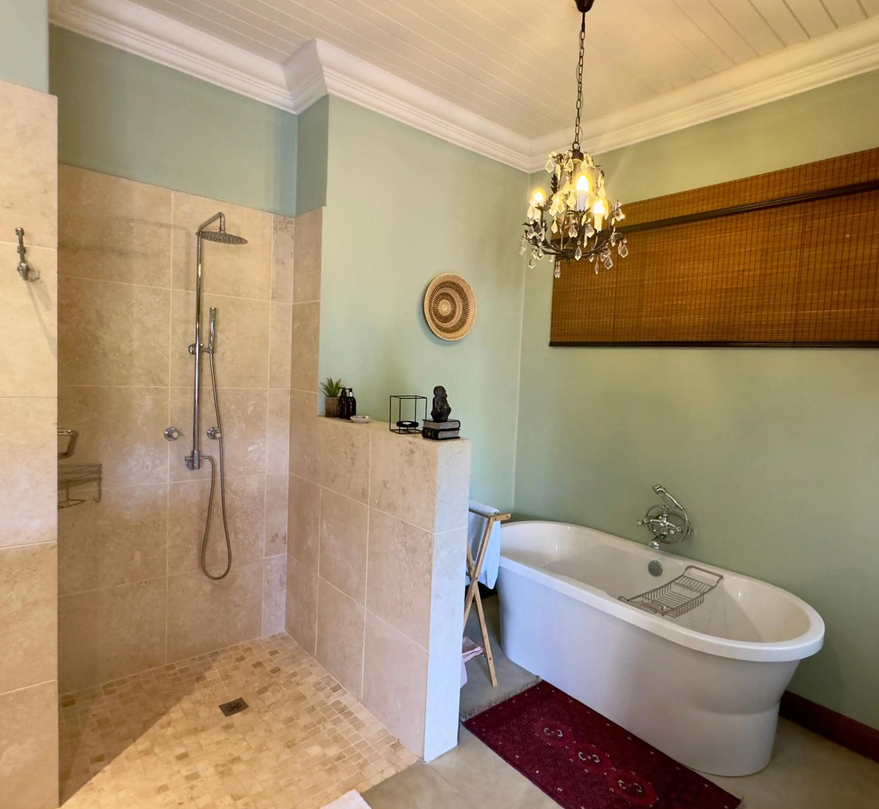 Shower in Kambaku River Lodge