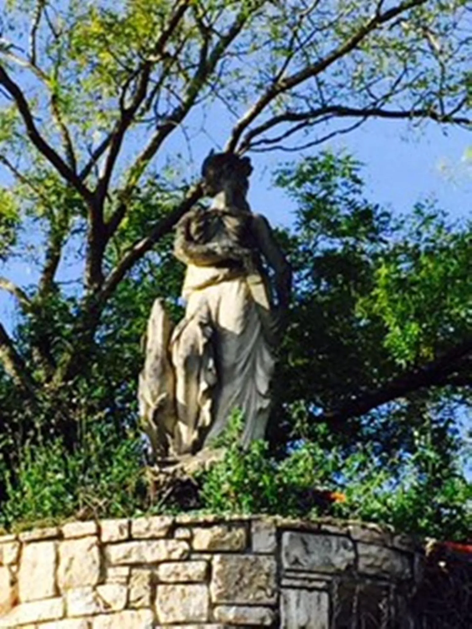 Facade/entrance in Donna Etrusca