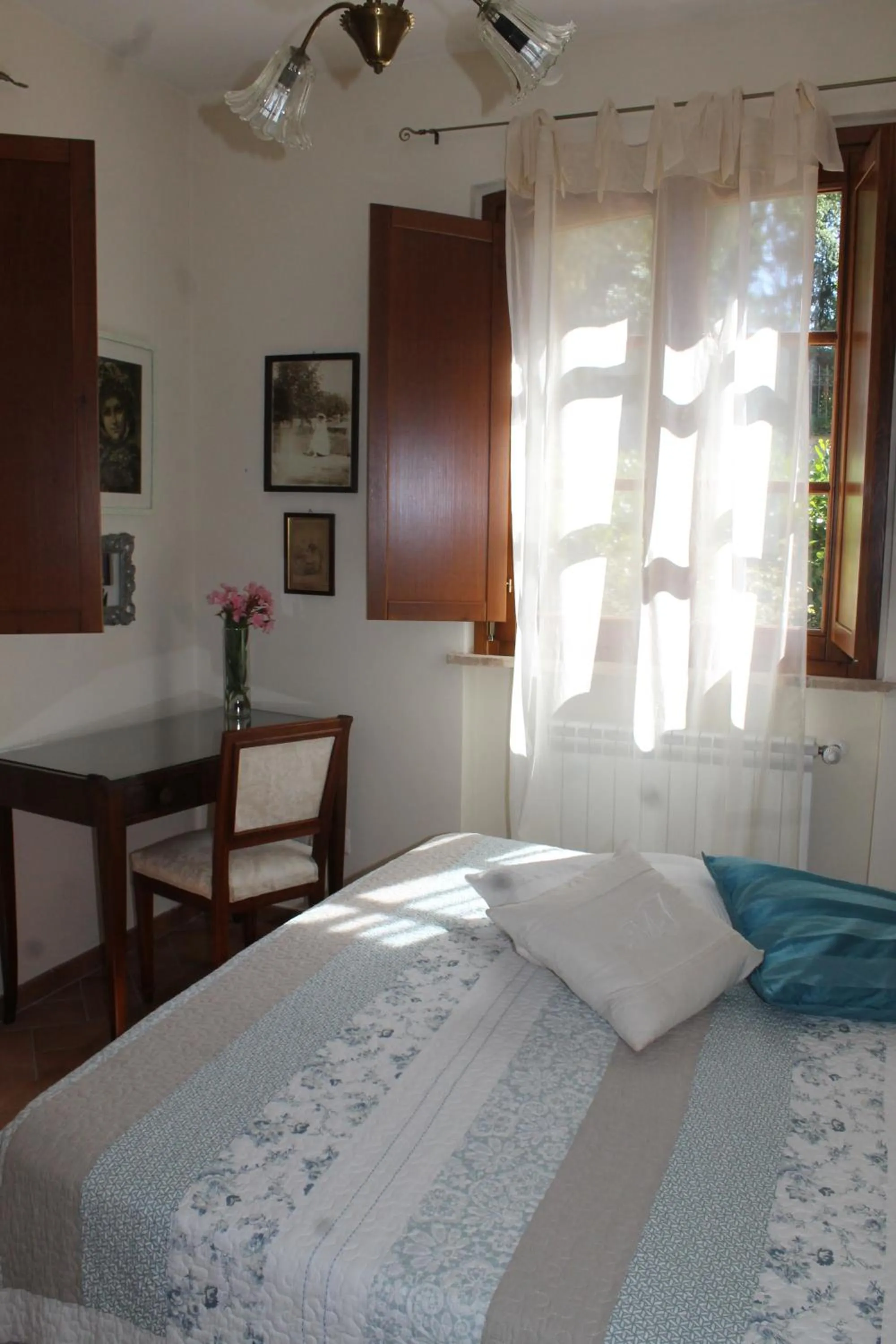 Bedroom, Bed in Donna Etrusca