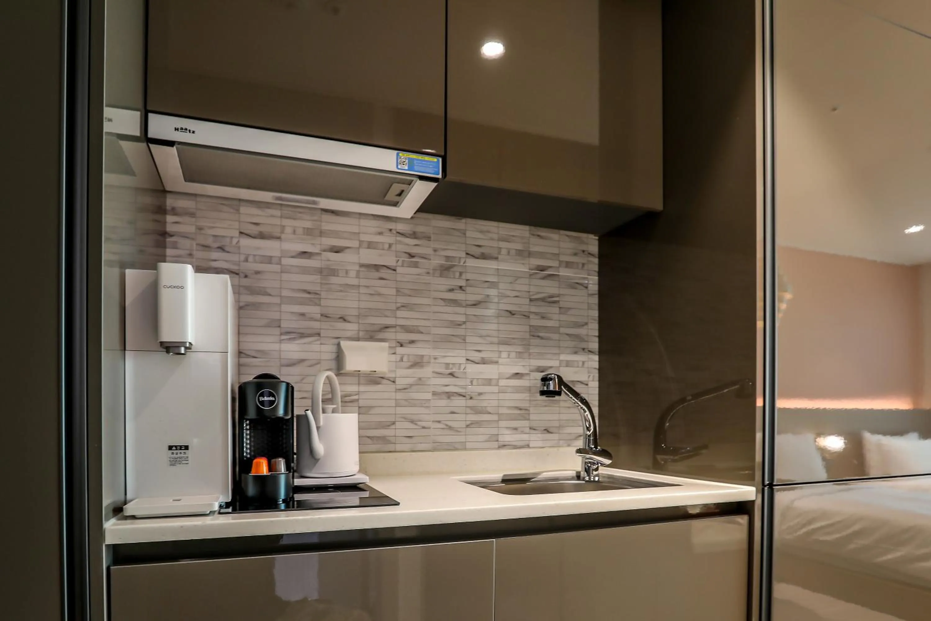 Kitchen or kitchenette, Bed in Hotelaround Sokcho