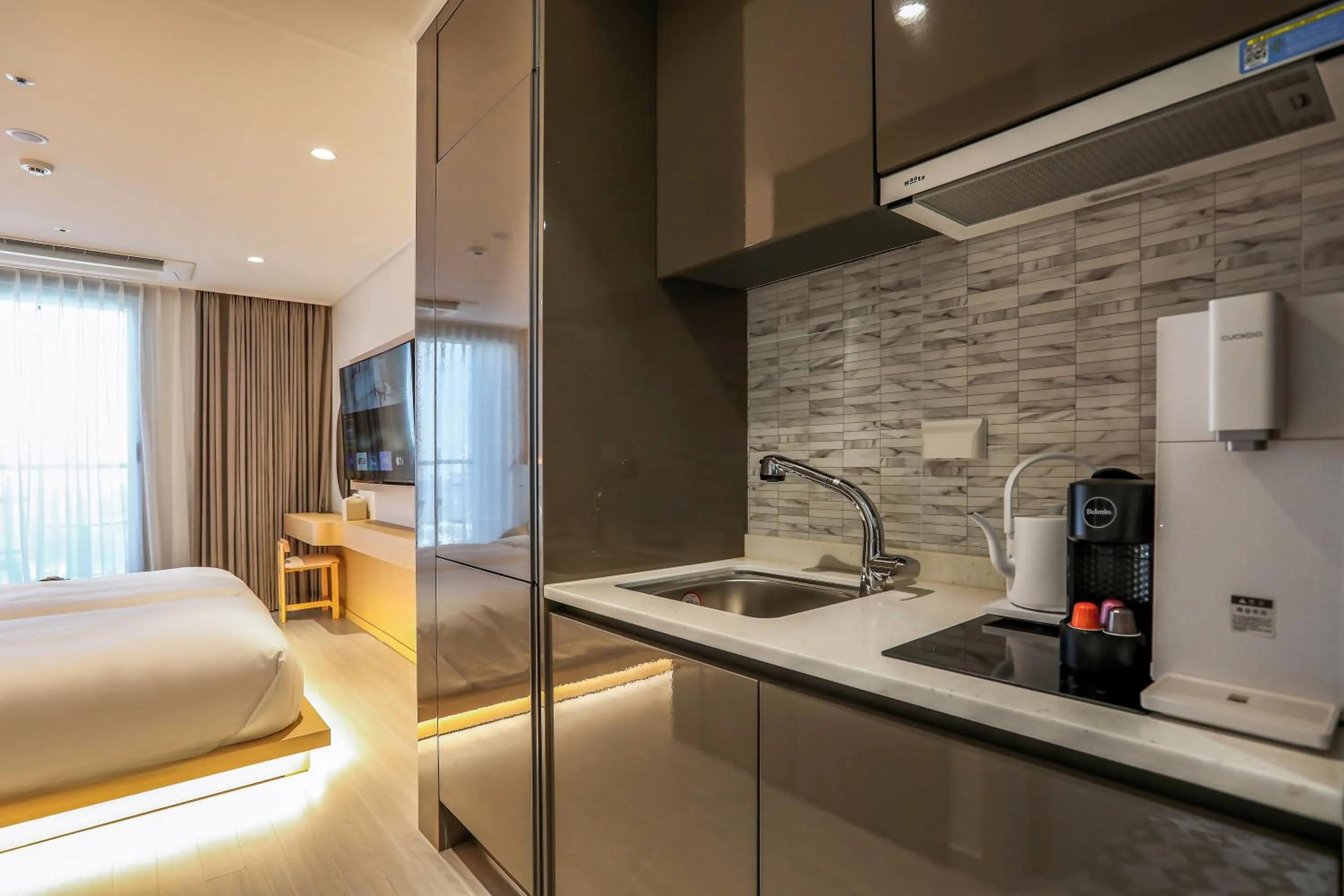 Coffee/tea facilities, Bed in Hotelaround Sokcho