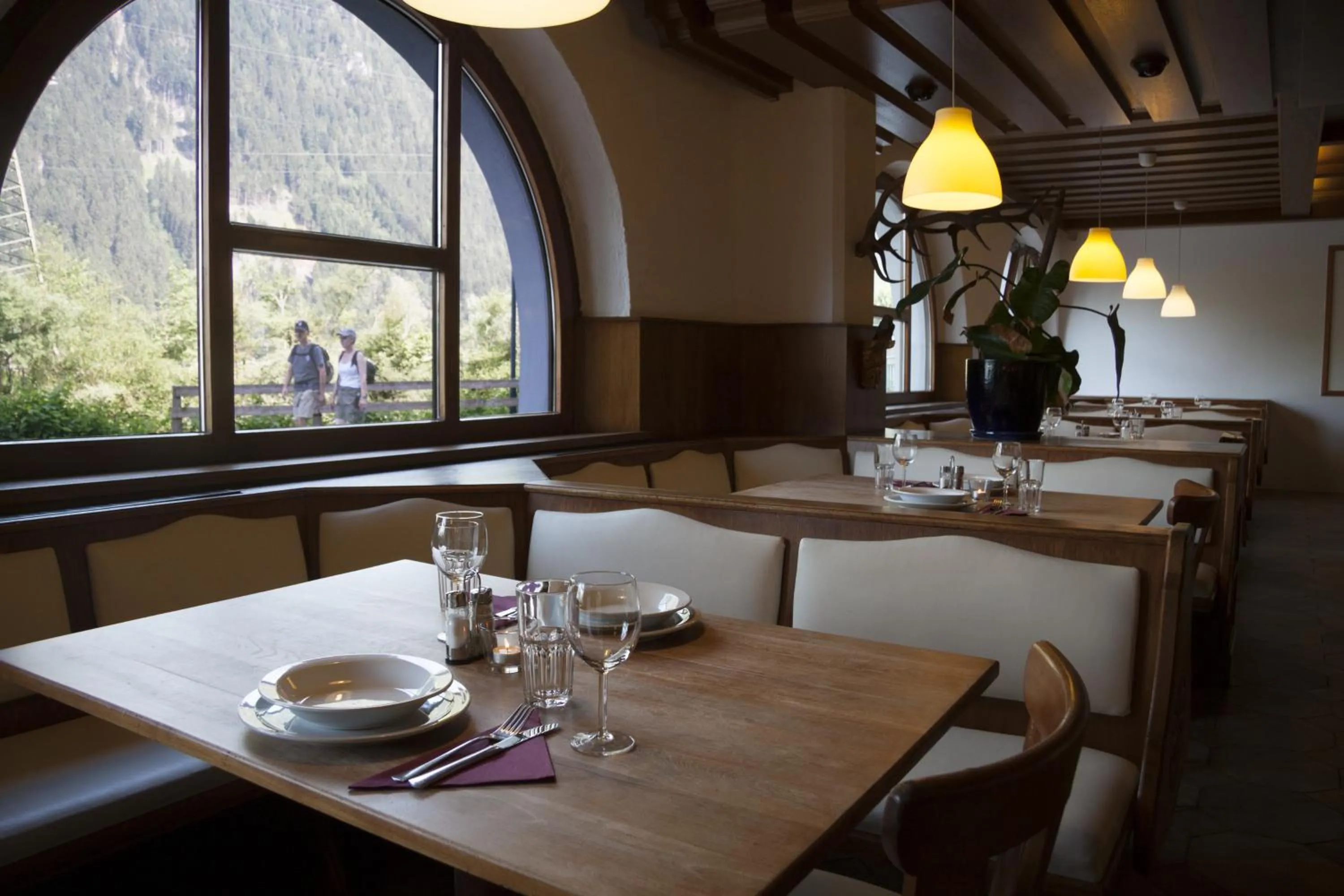 Restaurant/places to eat in Hostel Chillertal