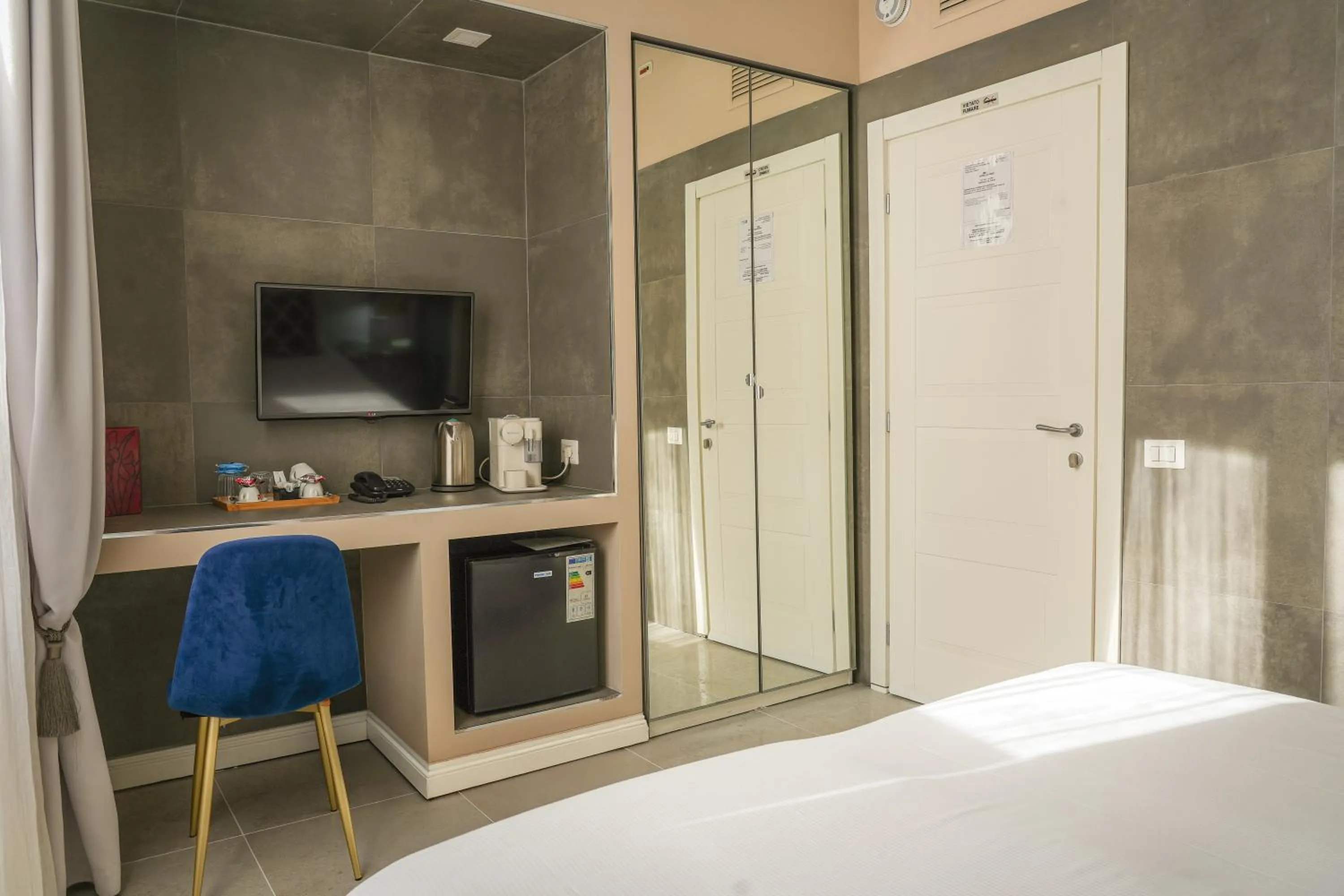 TV and multimedia, Bed in Corso Boutique Luxury Rooms