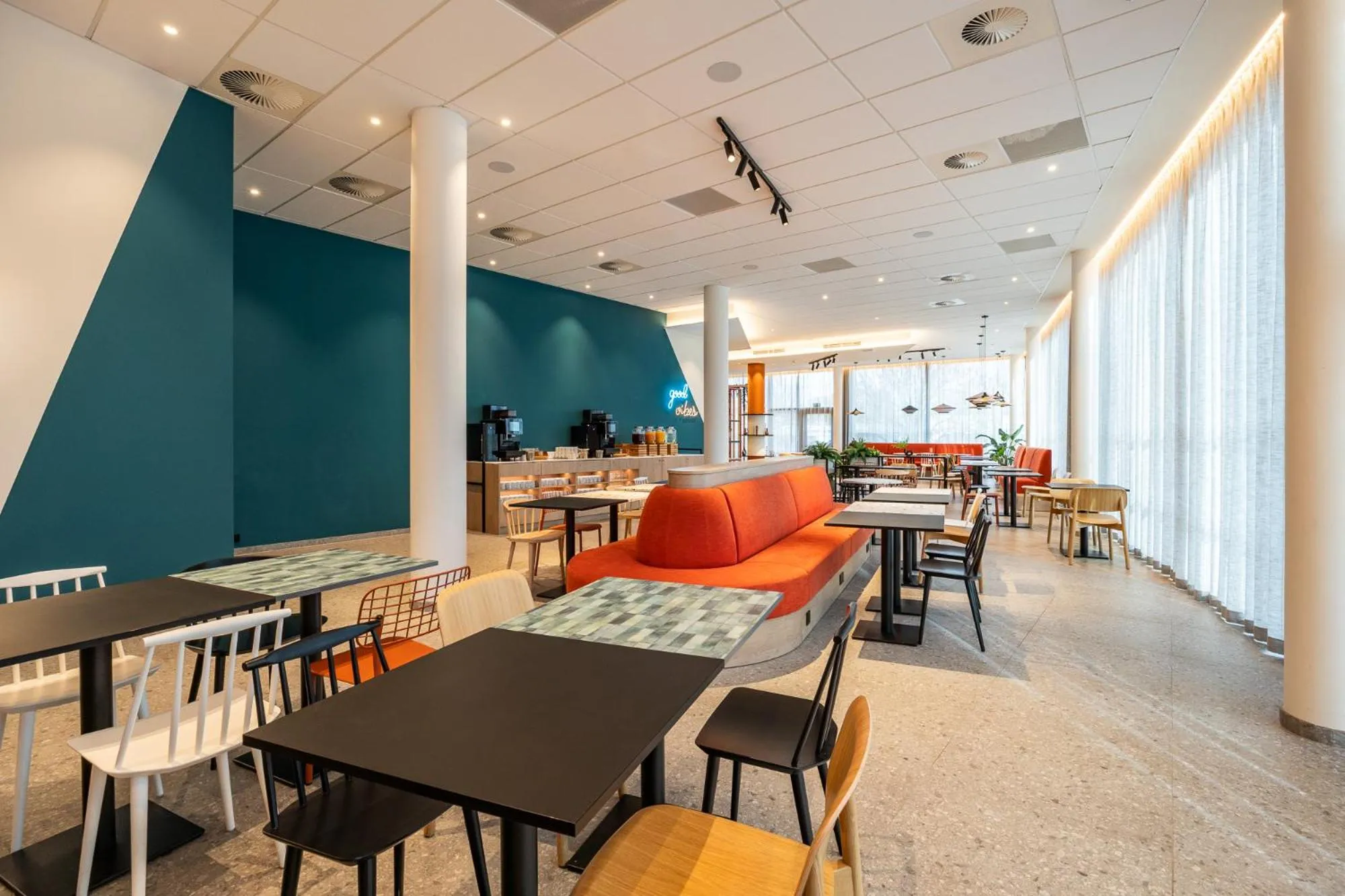 Seating area in B&B HOTEL Brussels Airport