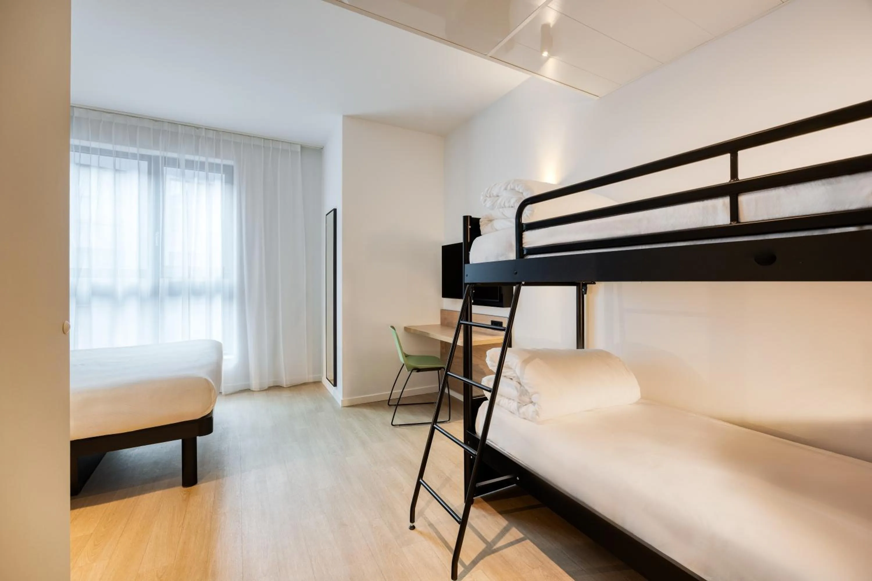 bunk bed, Bed in B&B HOTEL Brussels Airport