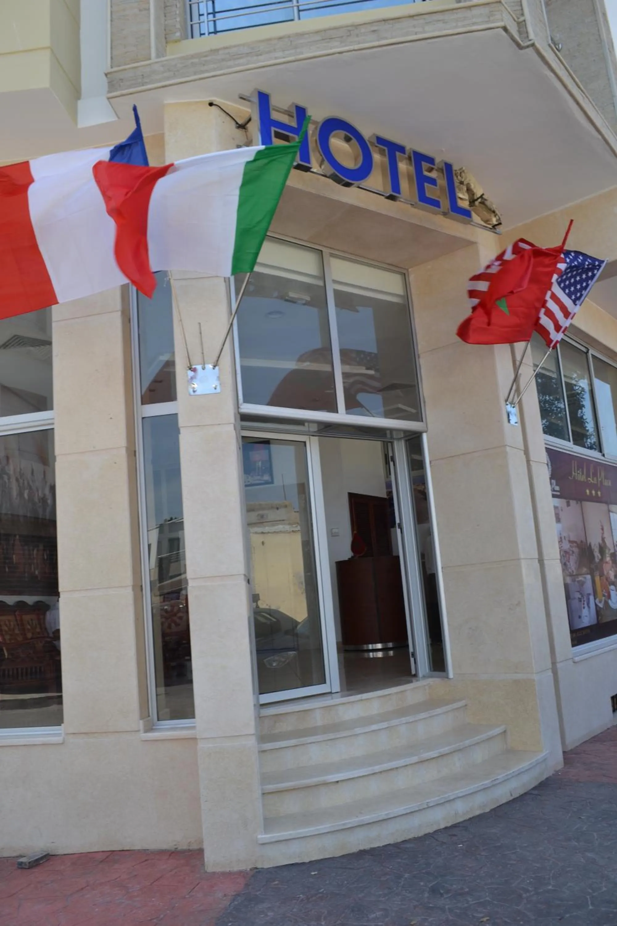 Facade/entrance in Hotel La Place