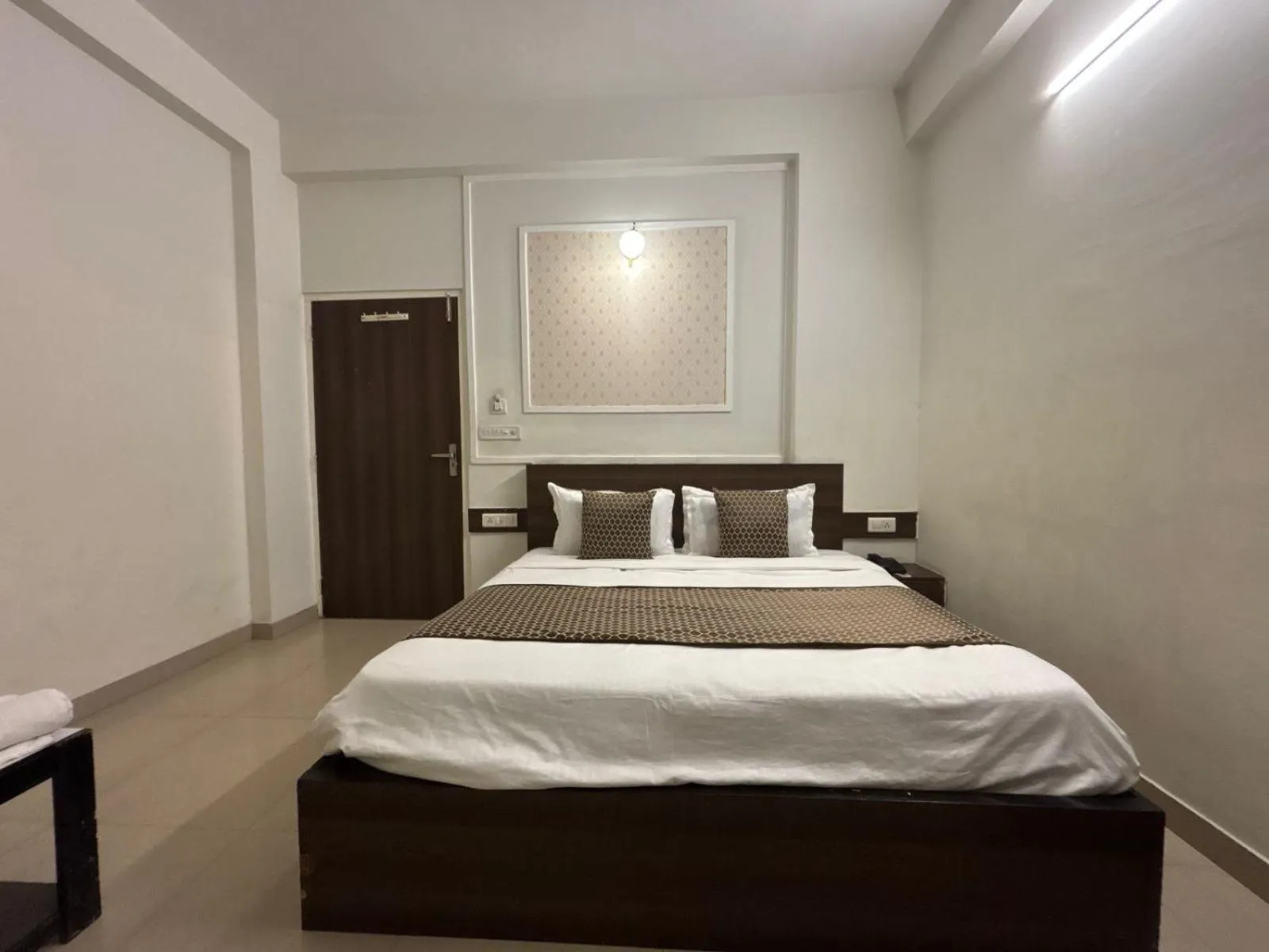 Bed in Majestic Heights Hotel