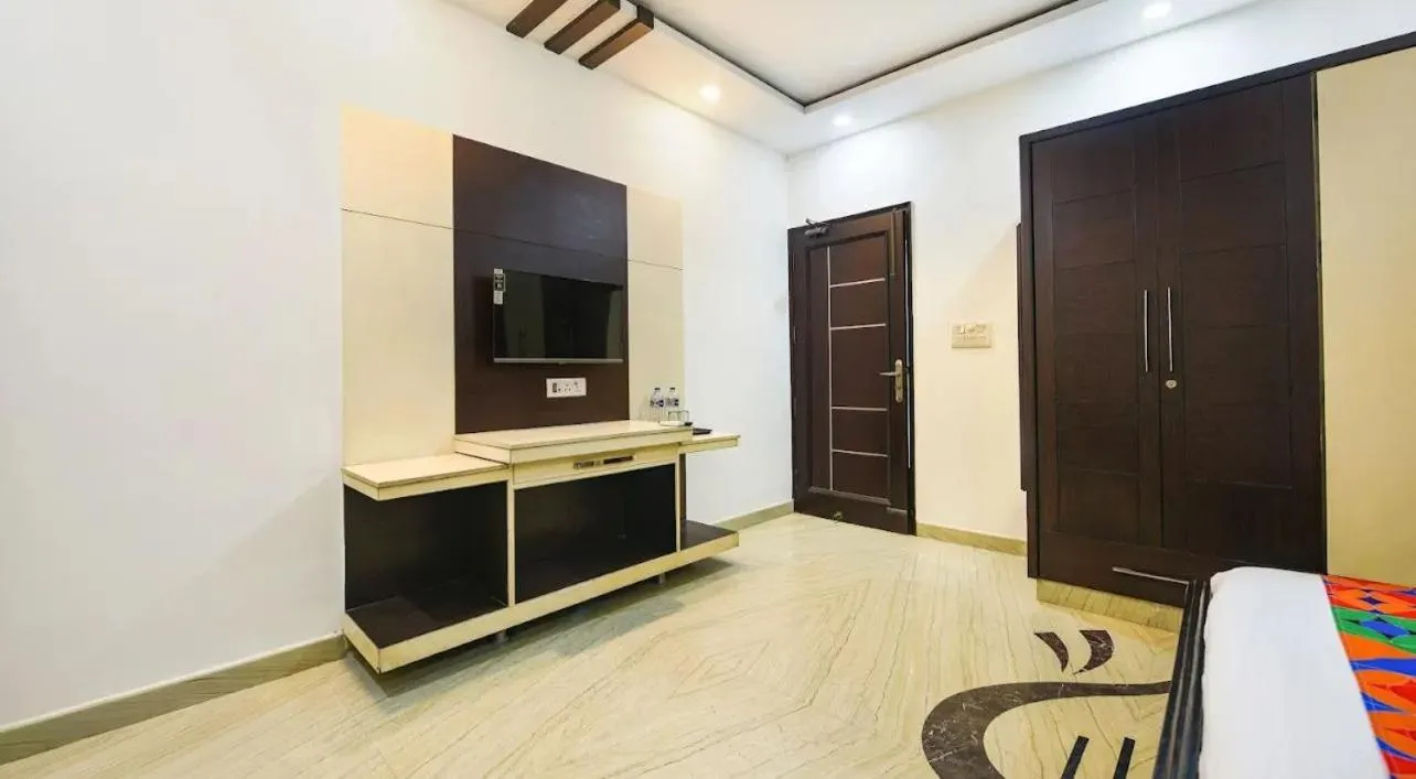 Bed in Hotel GreySky Residency