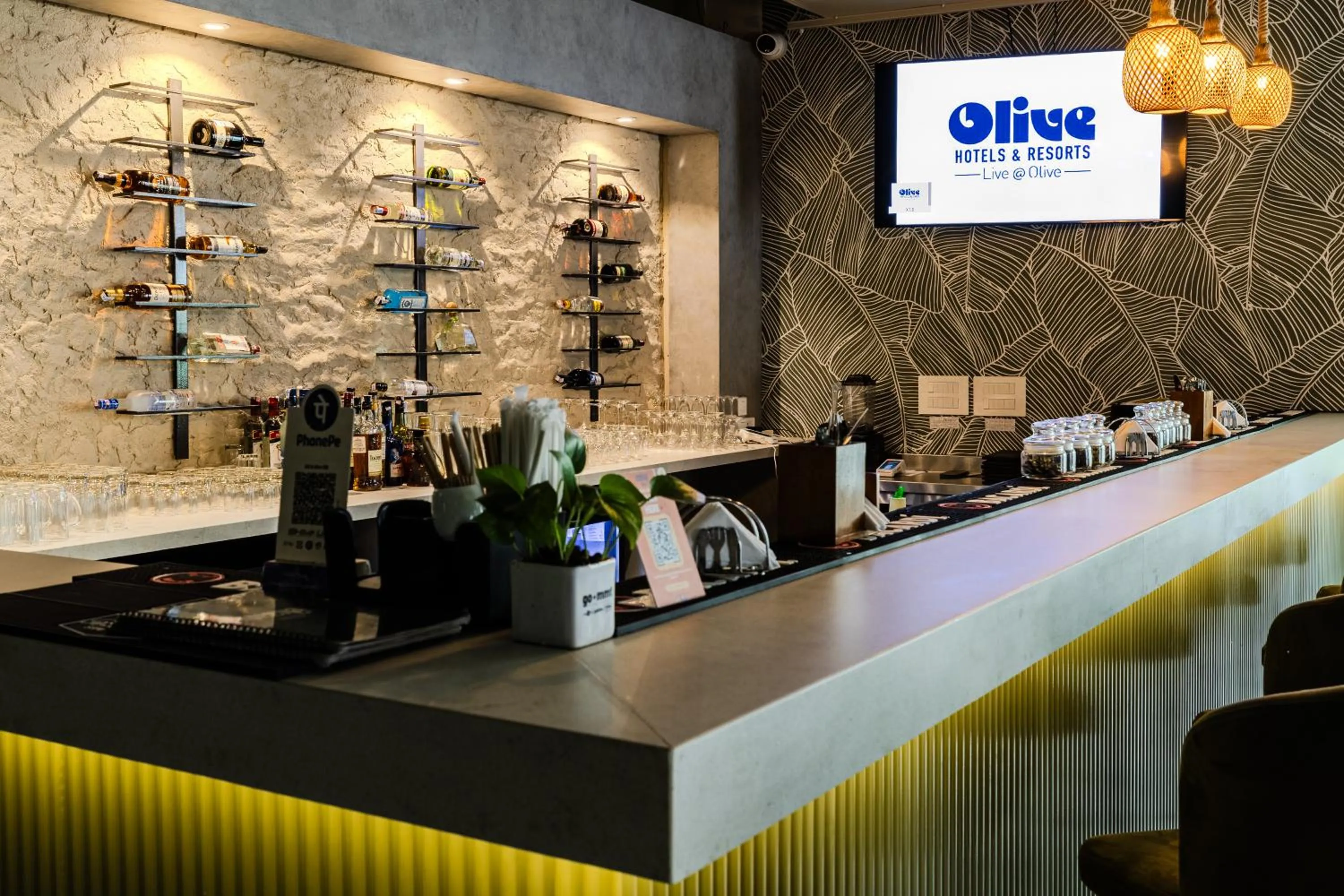 Lounge or bar in Olive Downtown